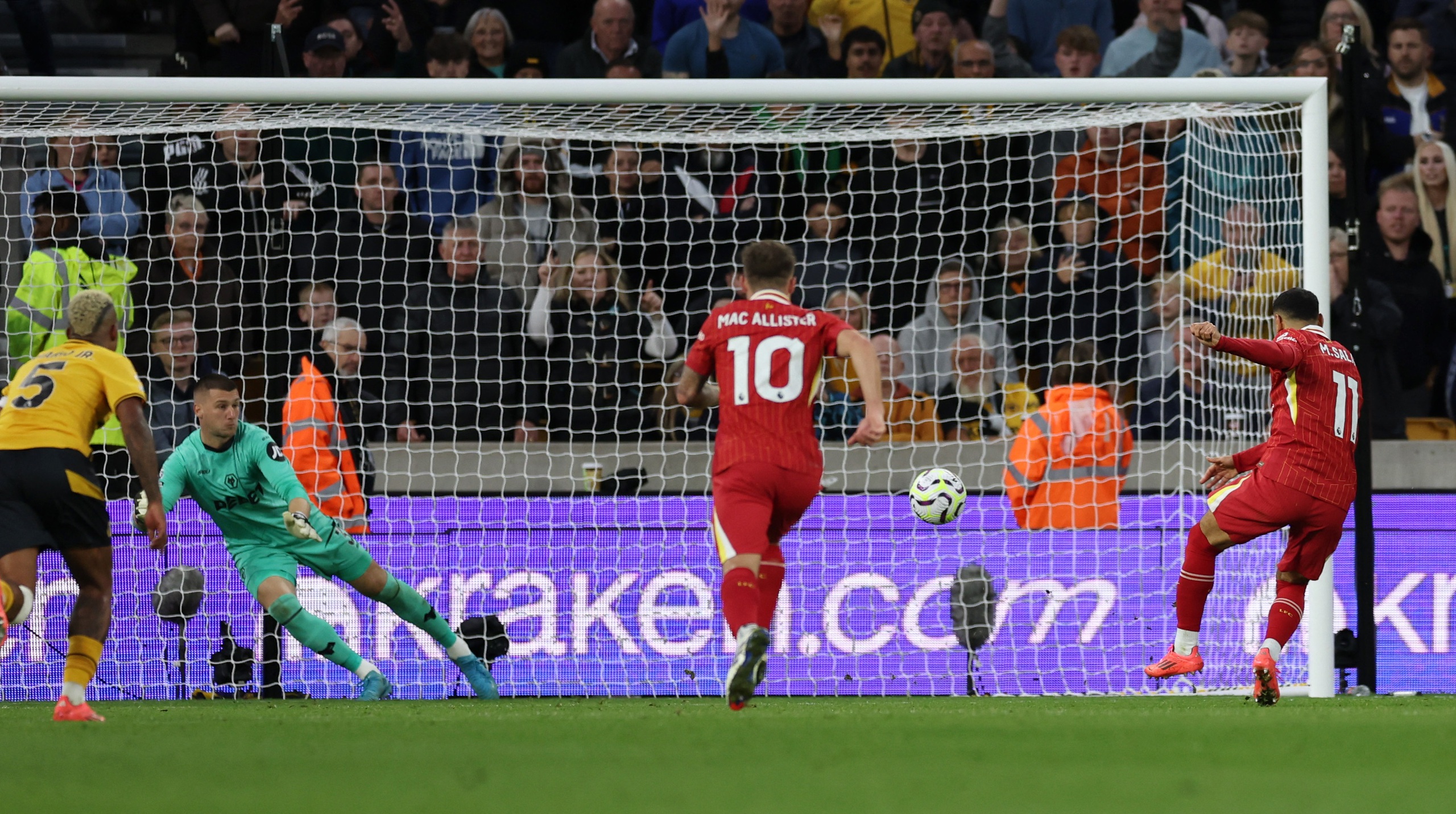Hạ chủ nh&agrave; Wolves, Liverpool l&ecirc;n đỉnh bảng Ngoại hạng Anh- Ảnh 5.