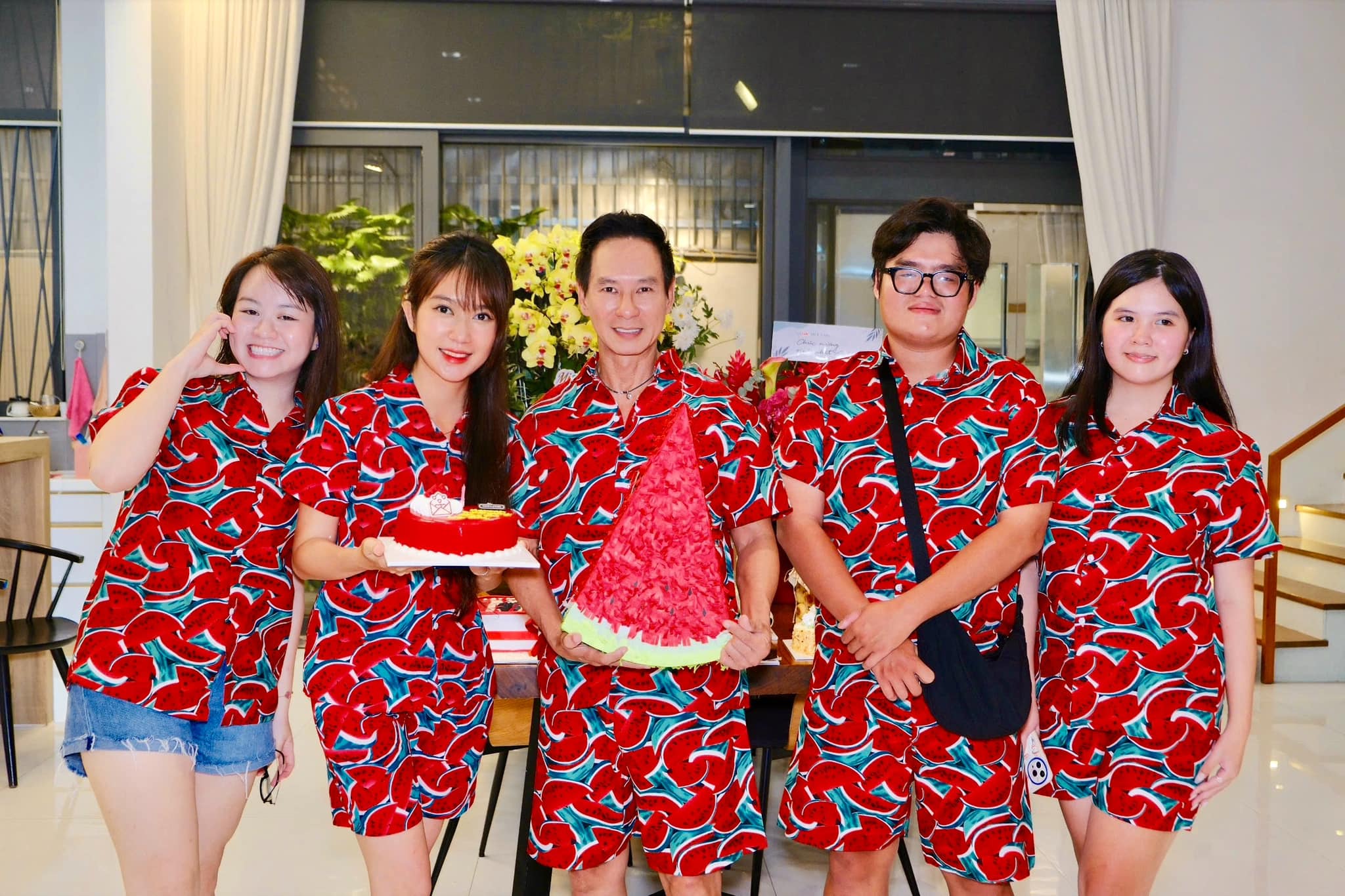 L&yacute; Hải - Minh H&agrave; rực rỡ trang phục dưa hấu- Ảnh 11.