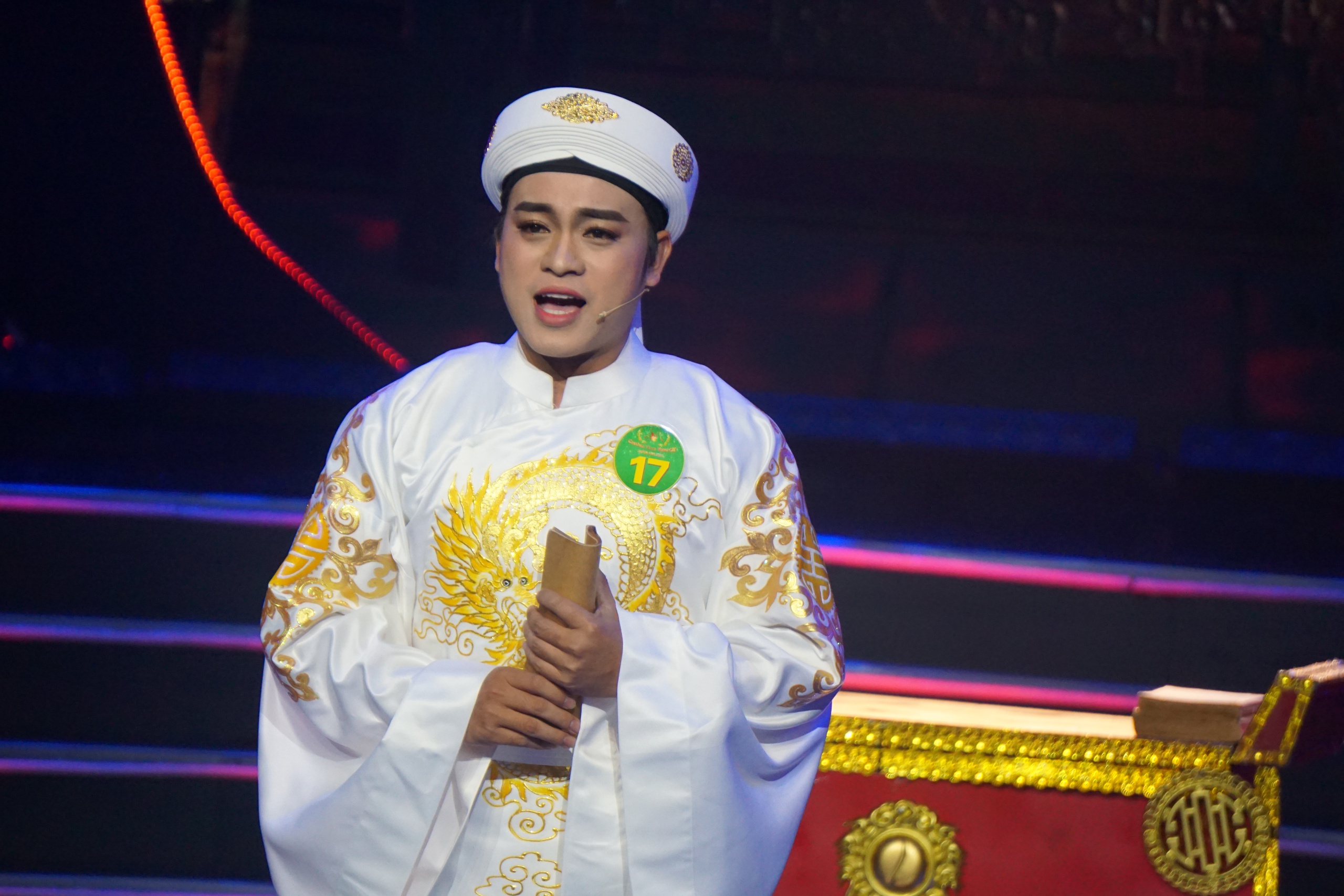 Th&iacute; sinh L&ecirc; Ho&agrave;ng Nghi đoạt giải Chu&ocirc;ng v&agrave;ng vọng cổ lần thứ 19 &ndash; năm 2024- Ảnh 3.