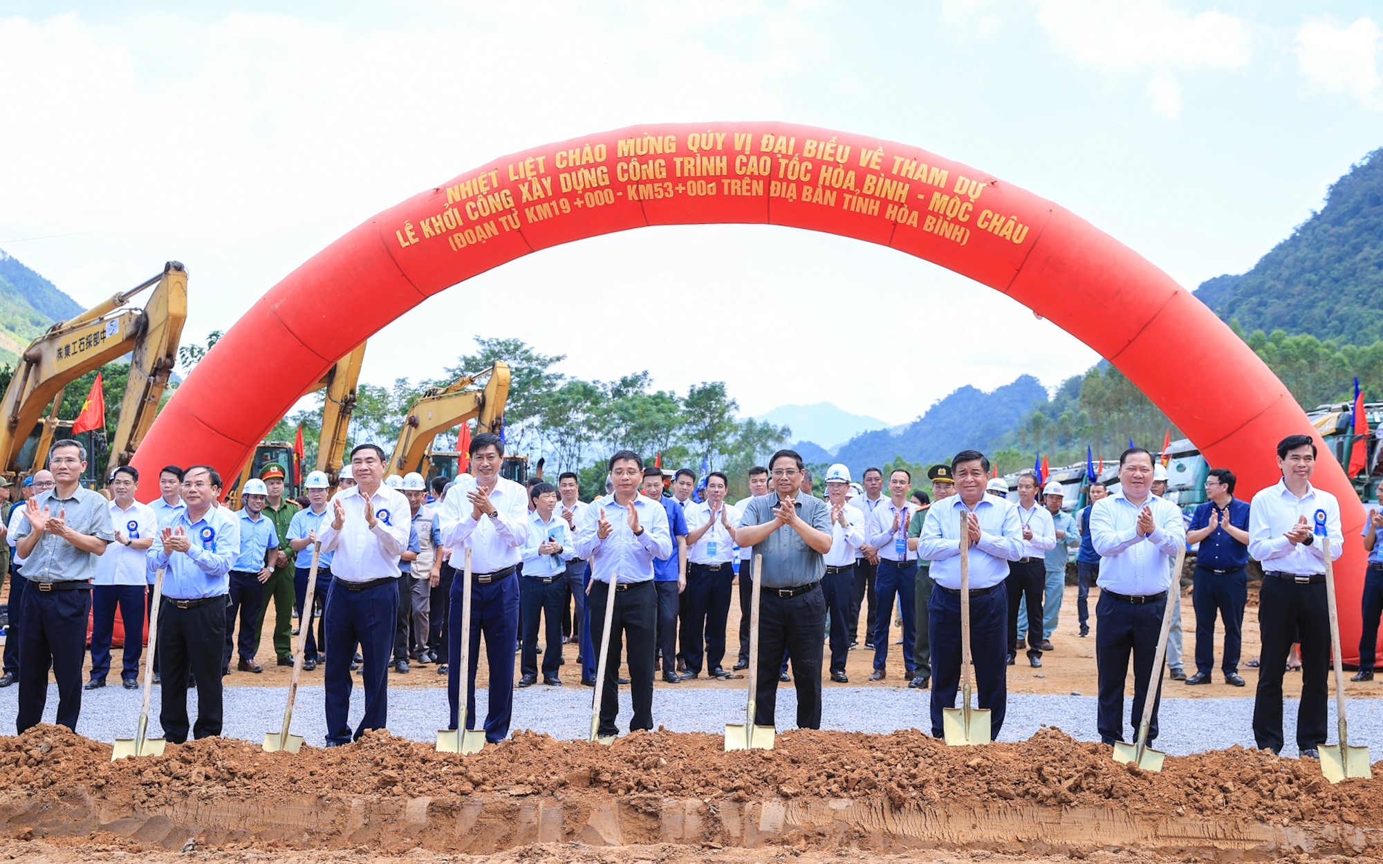  Khởi c&ocirc;ng x&acirc;y cao tốc Vinh - Thanh Thủy gần 24.000 tỉ đồng - Ảnh 2.