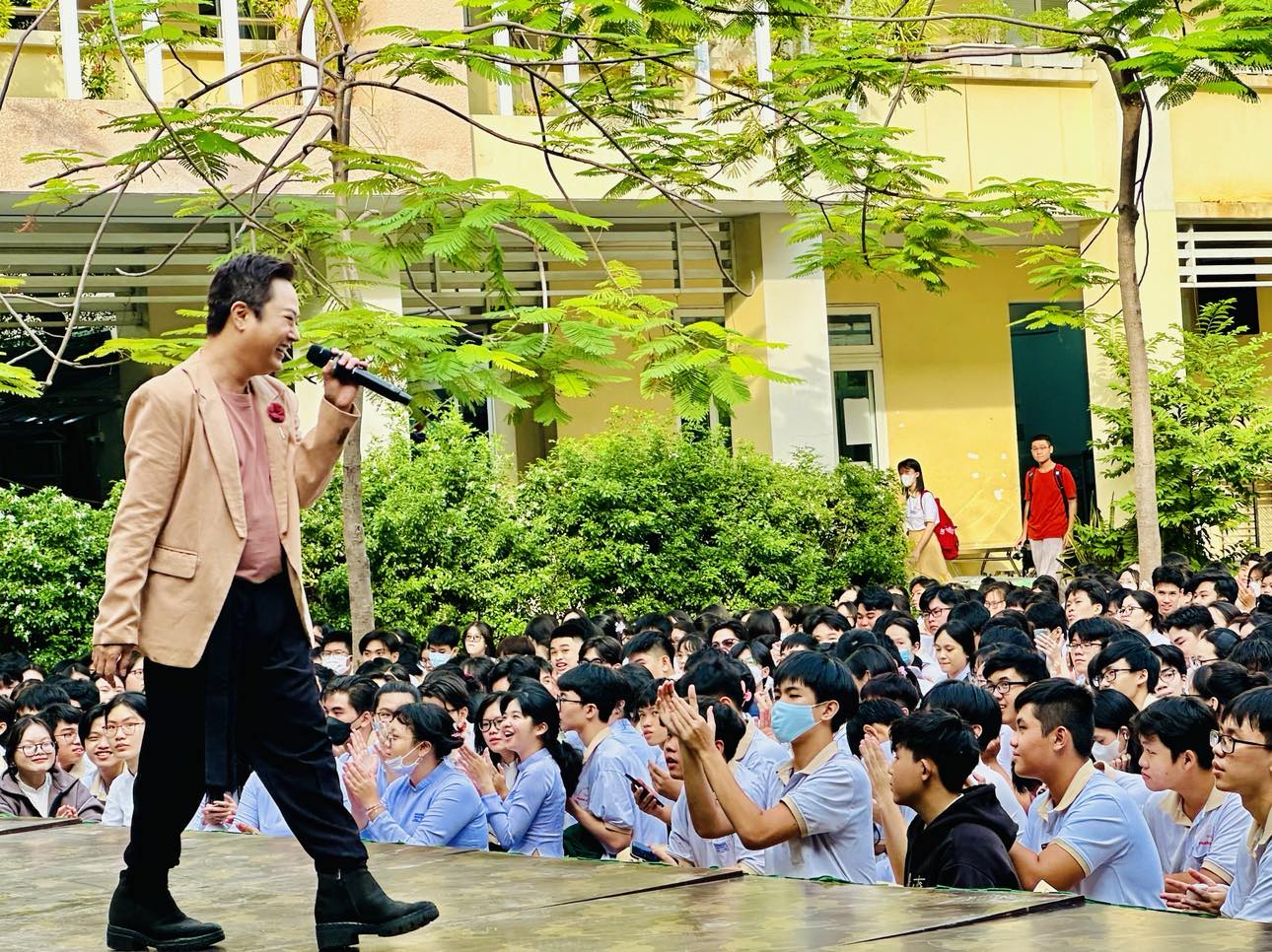 NSƯT Kim Tiểu Long, Đông Quân với "Sân khấu học đường"- Ảnh 3.