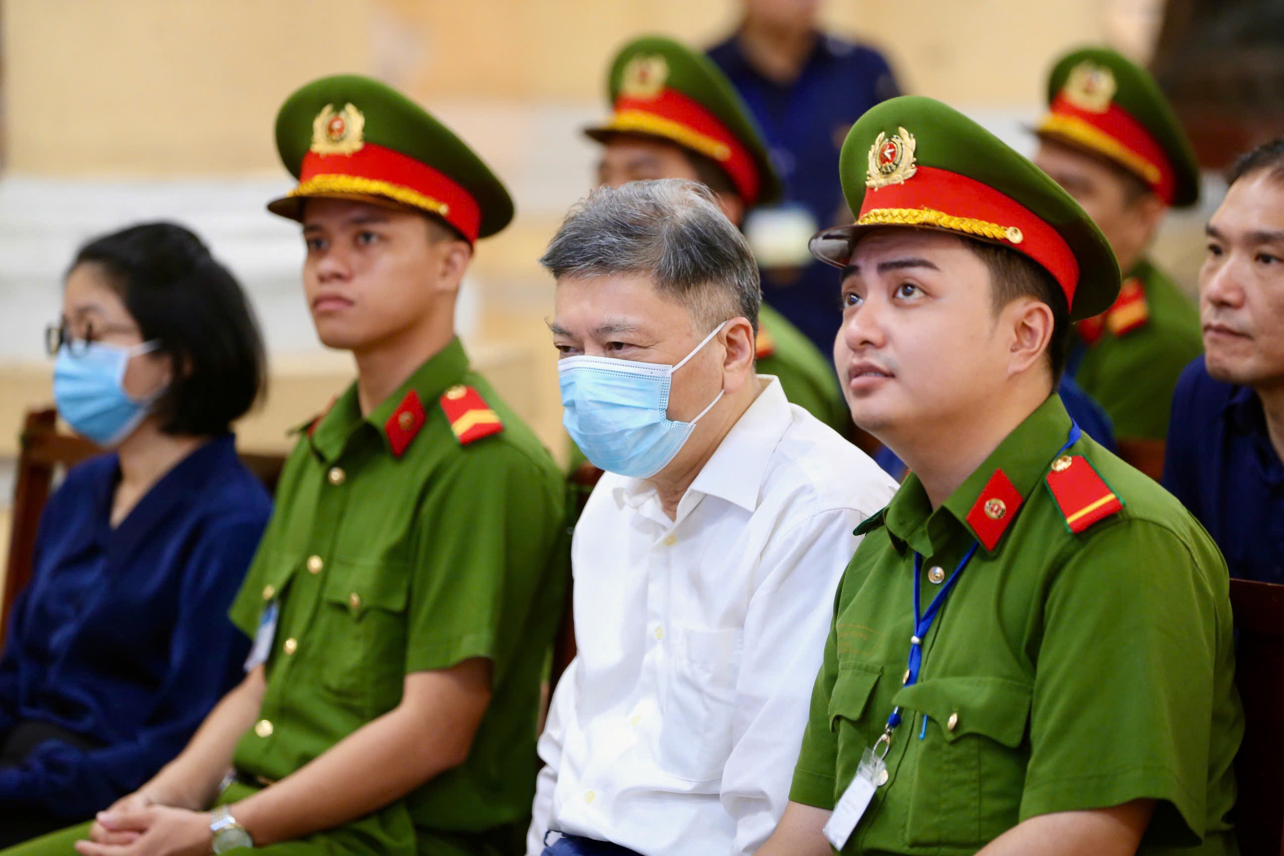 B&agrave; Trương Mỹ Lan muốn b&aacute;n 82% vốn g&oacute;p tại C&ocirc;ng ty FWD Việt Nam- Ảnh 2.