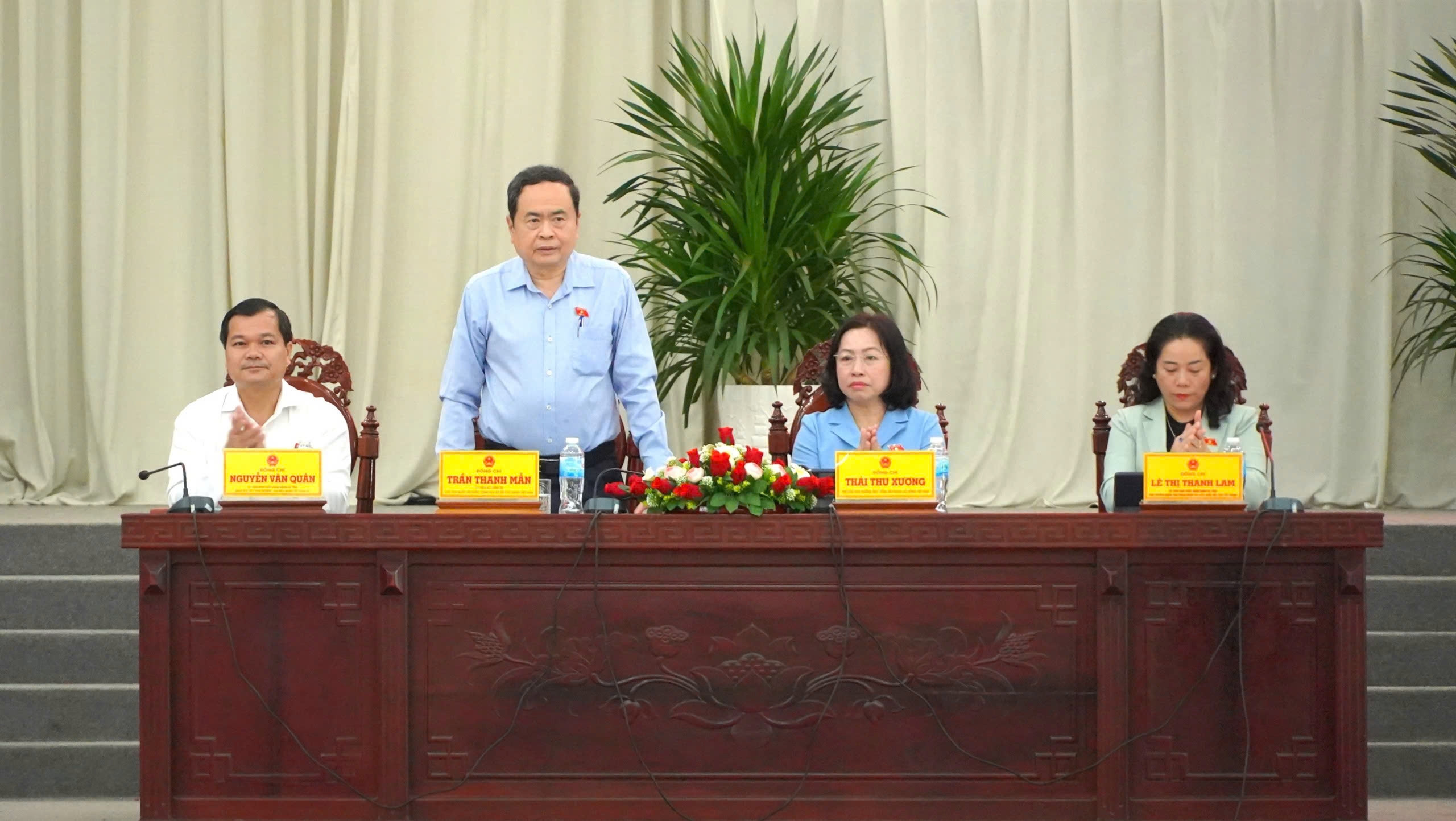 Chủ tịch Quốc hội ghi nhận nhiều &yacute; kiến của cử tri tỉnh Hậu Giang- Ảnh 1.