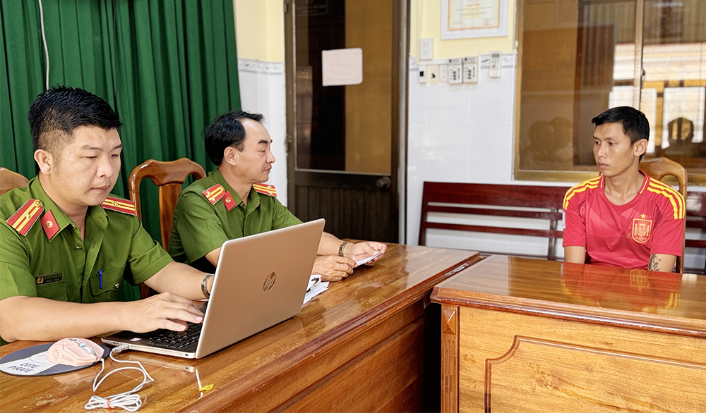 Một t&agrave;i xế xe &ocirc;m bị kẻ cướp s&aacute;t hại d&atilde; man- Ảnh 2.