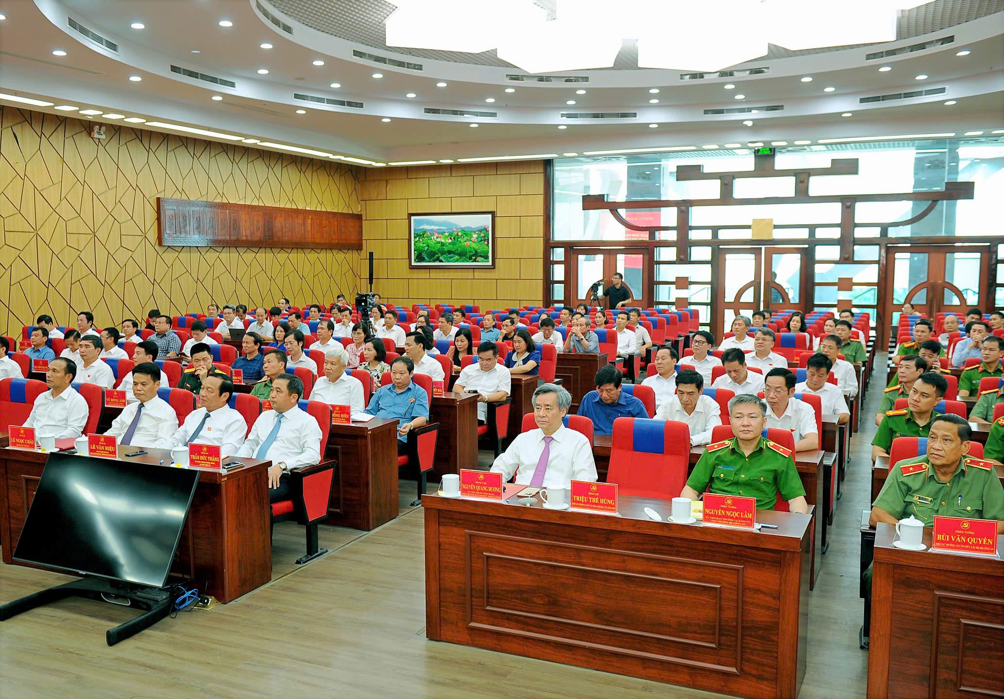 Nguyên Tư lệnh CSCĐ Lê Ngọc Châu được bầu làm Chủ tịch UBND tỉnh Hải Dương- Ảnh 4.