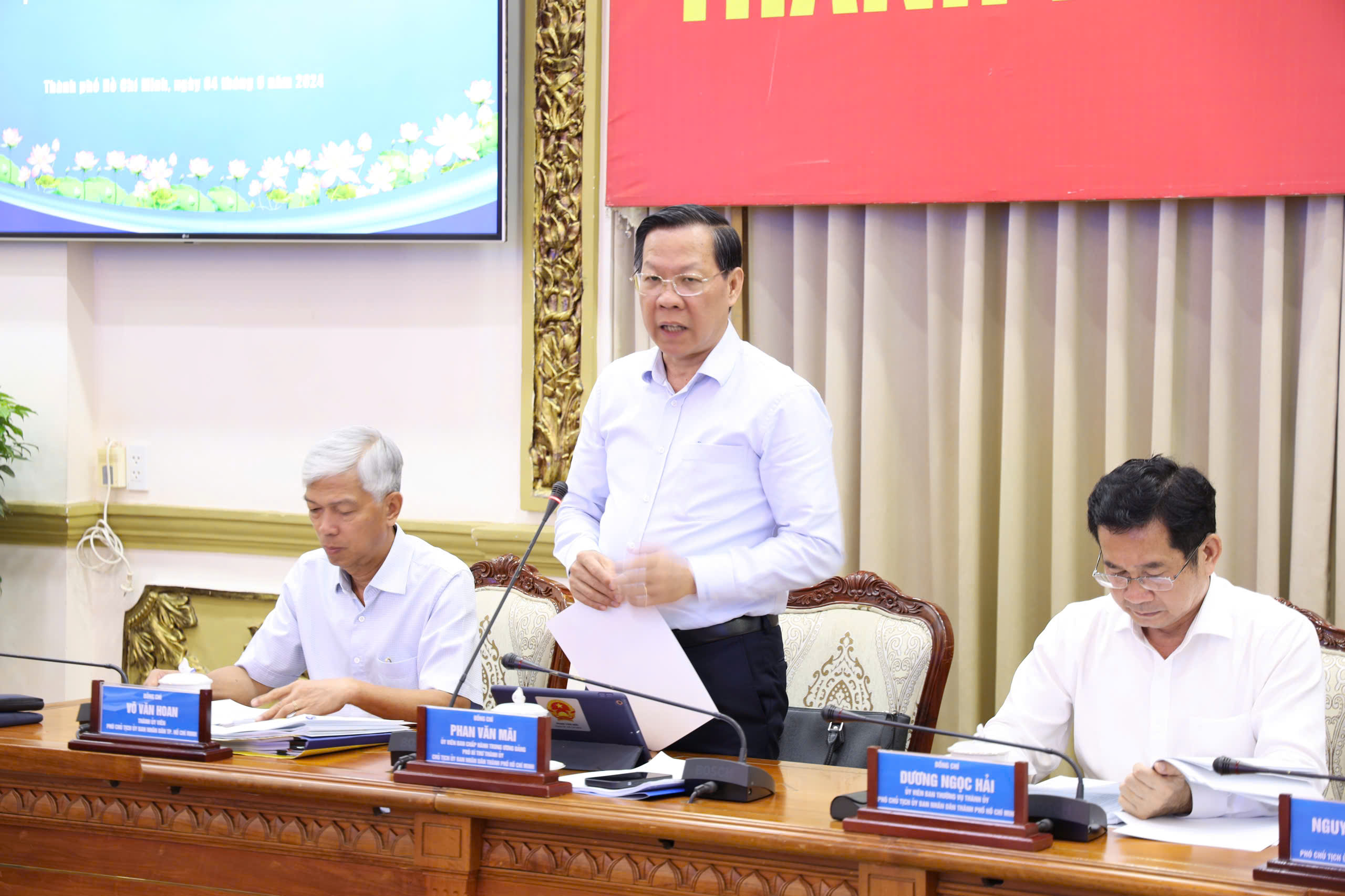 Chủ tịch UBND TP HCM  c&oacute; nhiều chỉ đạo quyết liệt cho năm học mới- Ảnh 1.