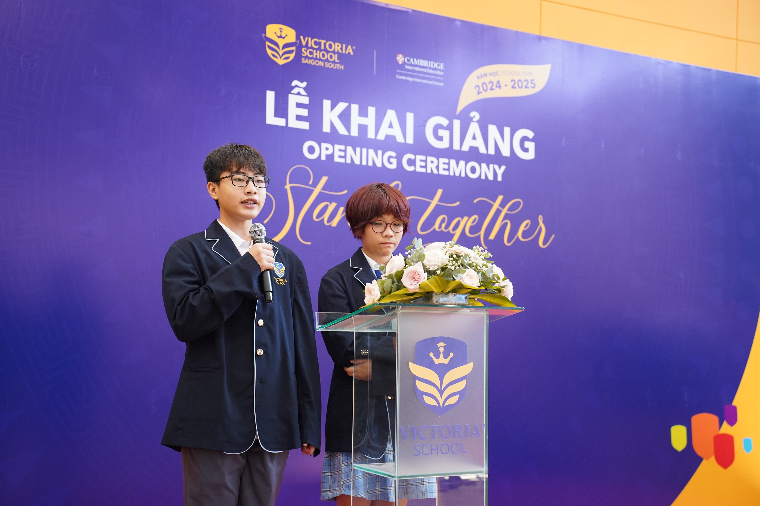Học sinh Victoria School - Nam S&agrave;i G&ograve;n ph&aacute;t biểu chia sẻ cảm x&uacute;c trước thềm năm học mới