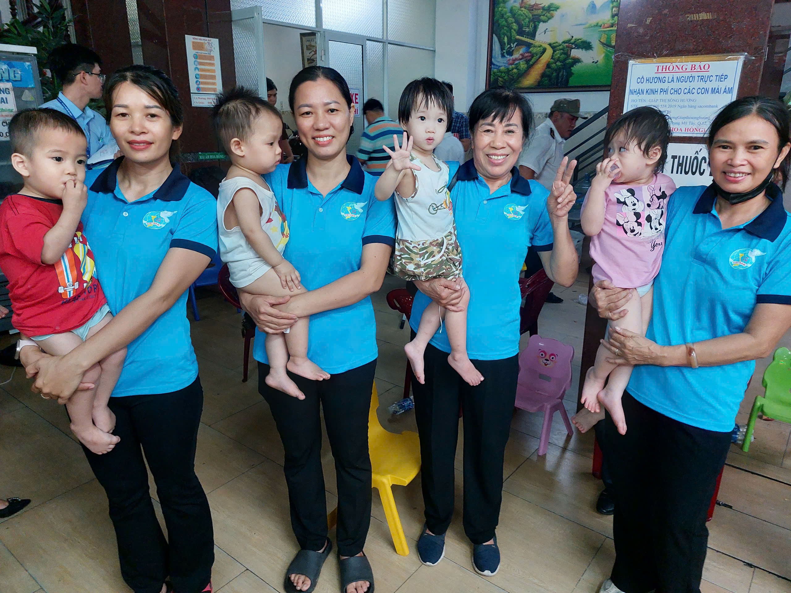 Tạm giữ b&agrave; chủ M&aacute;i ấm Hoa Hồng v&agrave; h&agrave;ng loạt người li&ecirc;n quan- Ảnh 2.