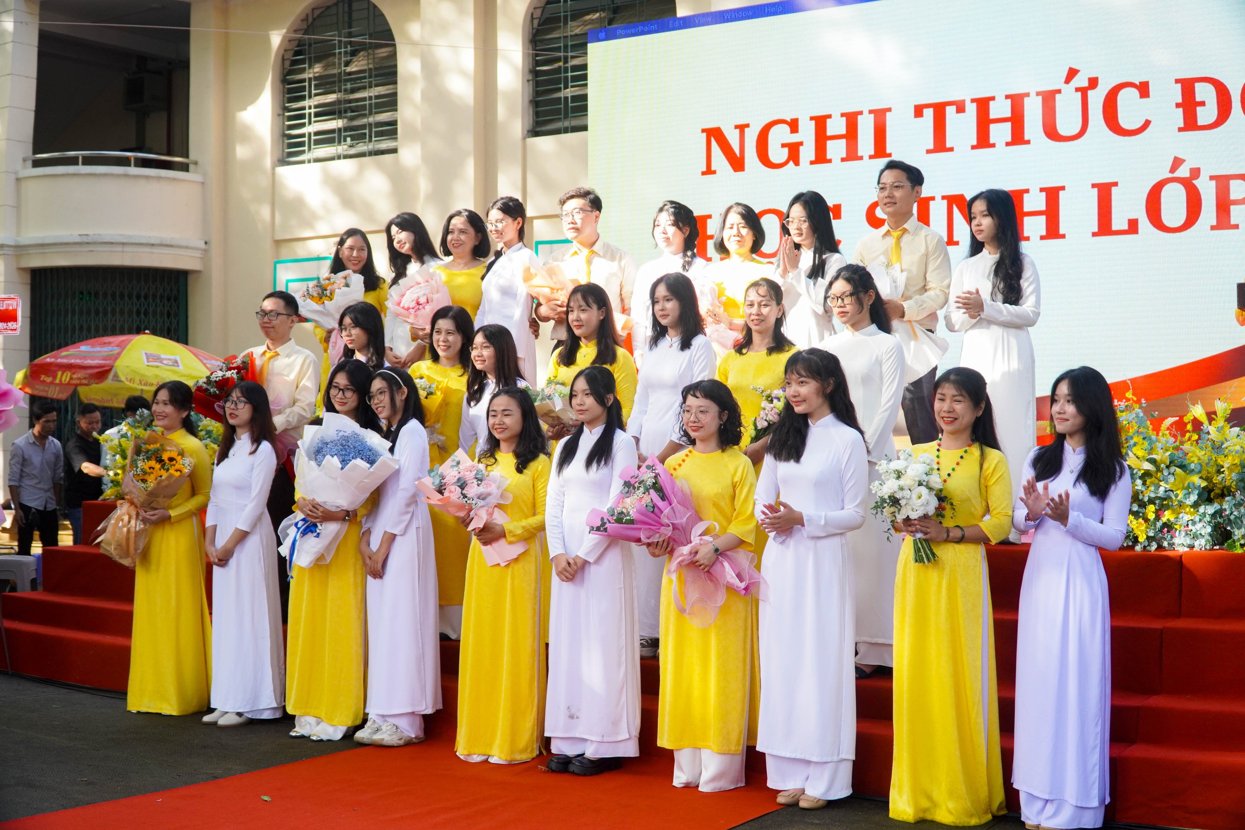 Lễ khai giảng ấn tượng tại ng&ocirc;i trường THPT l&acirc;u đời nhất Việt Nam- Ảnh 10.