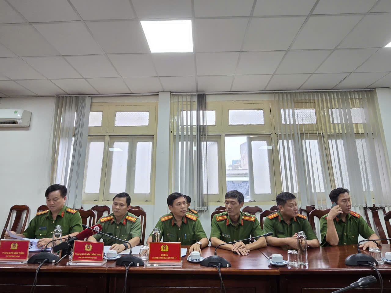 Bắt khẩn cấp 2 bảo mẫu tại M&aacute;i ấm Hoa Hồng- Ảnh 1.