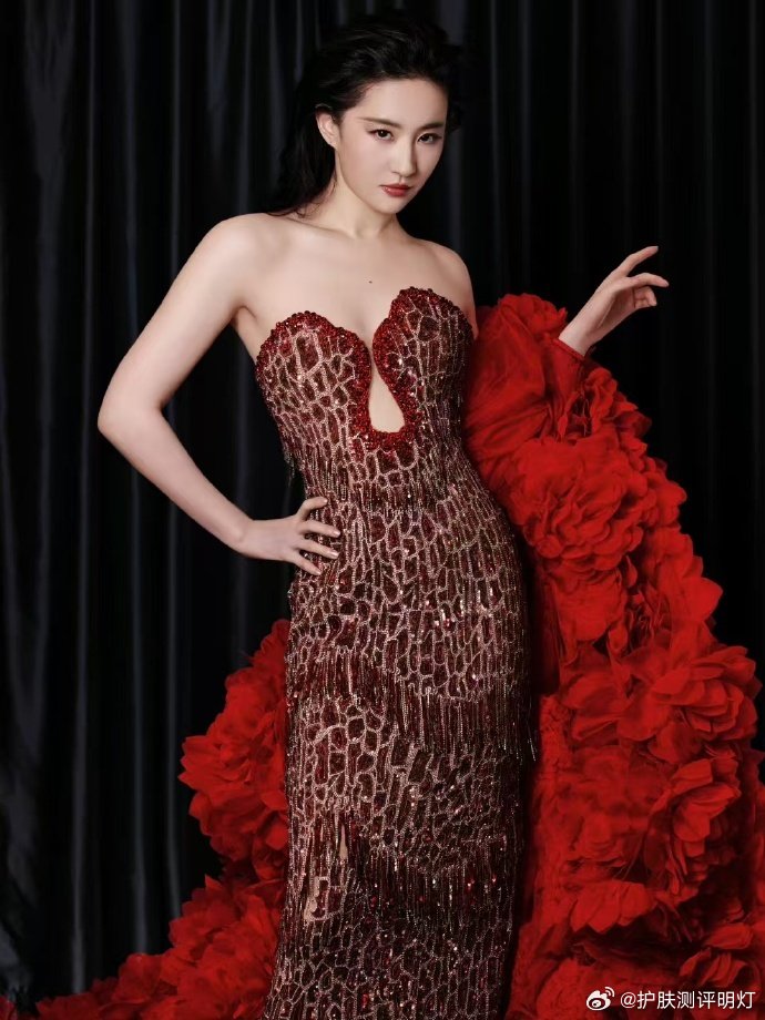 "Thần ti&ecirc;n tỉ tỉ" Lưu Diệc Phi lại g&acirc;y sốt- Ảnh 3.