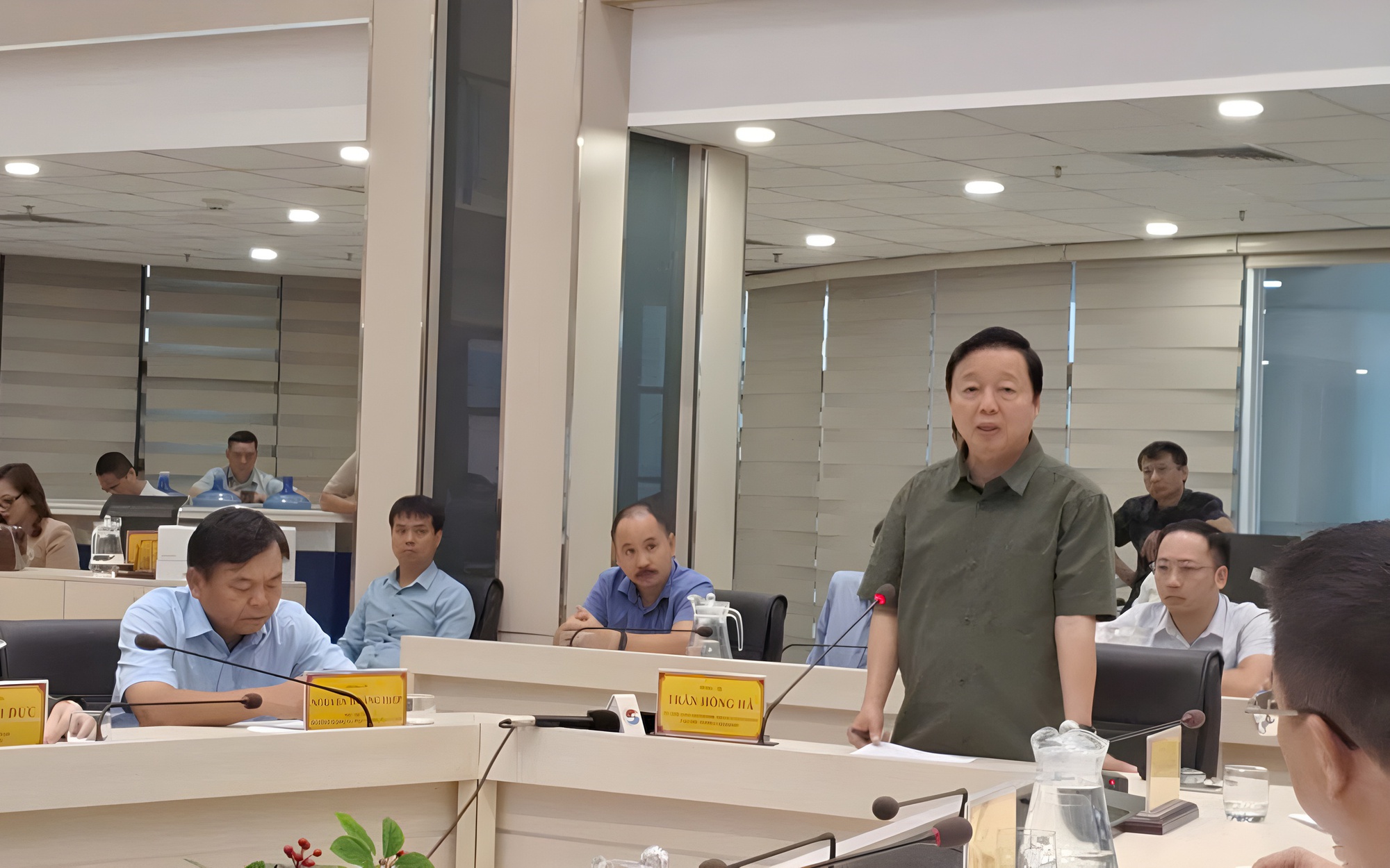 Tập trung ứng phó mưa lũ sau bão