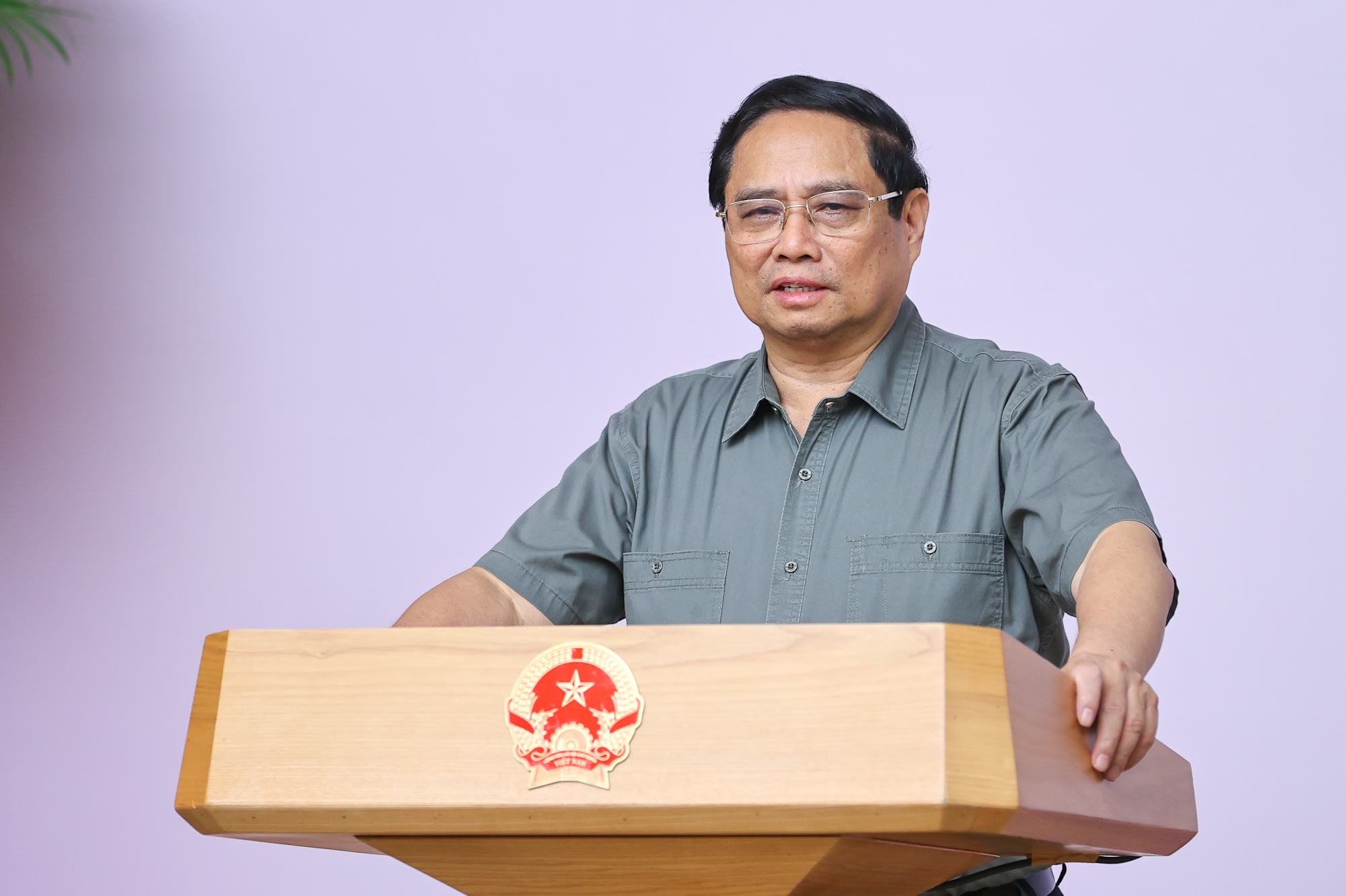 Thủ tướng chủ tr&igrave; Hội nghị khắc phục hậu quả nặng nề do b&atilde;o số 3- Ảnh 1.