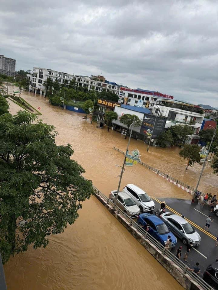 Hai bé trai bị lũ sau bão cuốn mất tích- Ảnh 3.