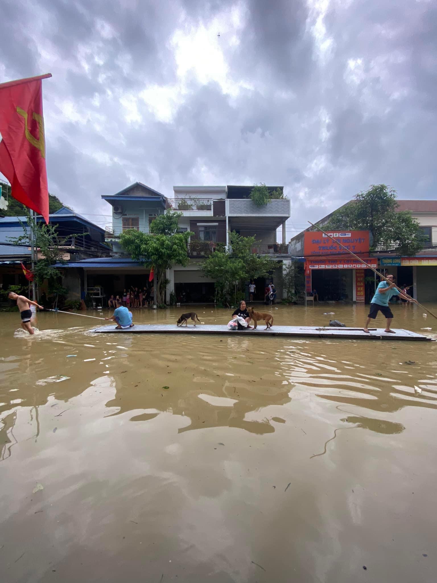 Lũ báo động ở Thái Nguyên, nhiều người dân kêu cứu- Ảnh 5.