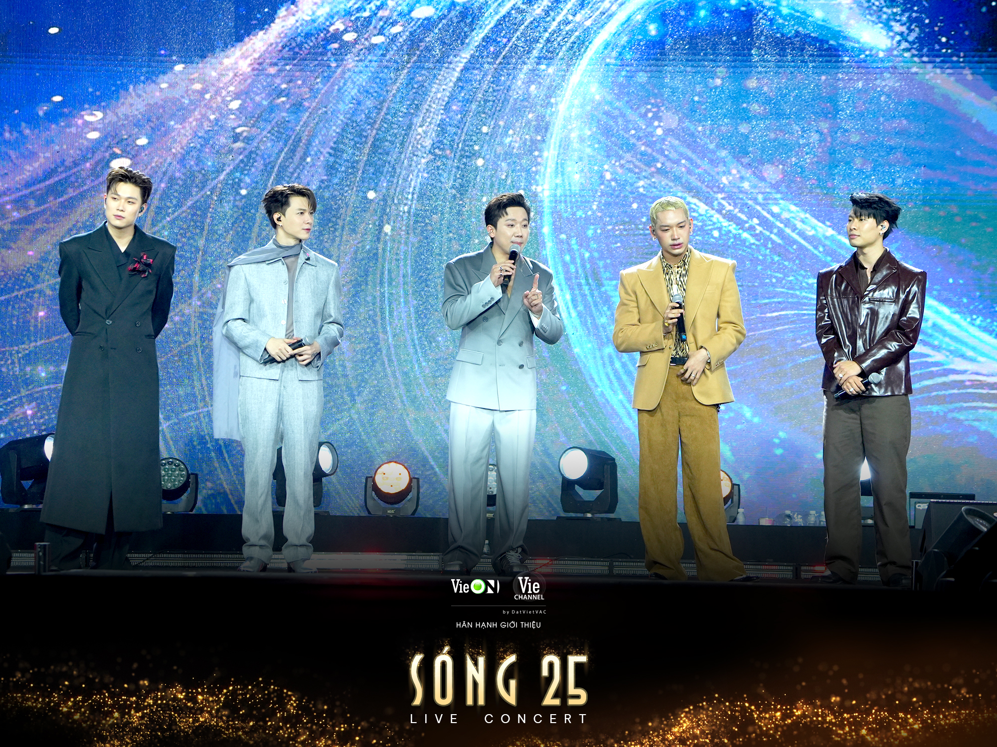 C&oacute; g&igrave; đặc biệt trong "S&oacute;ng 25 - Live Concert"- Ảnh 1.