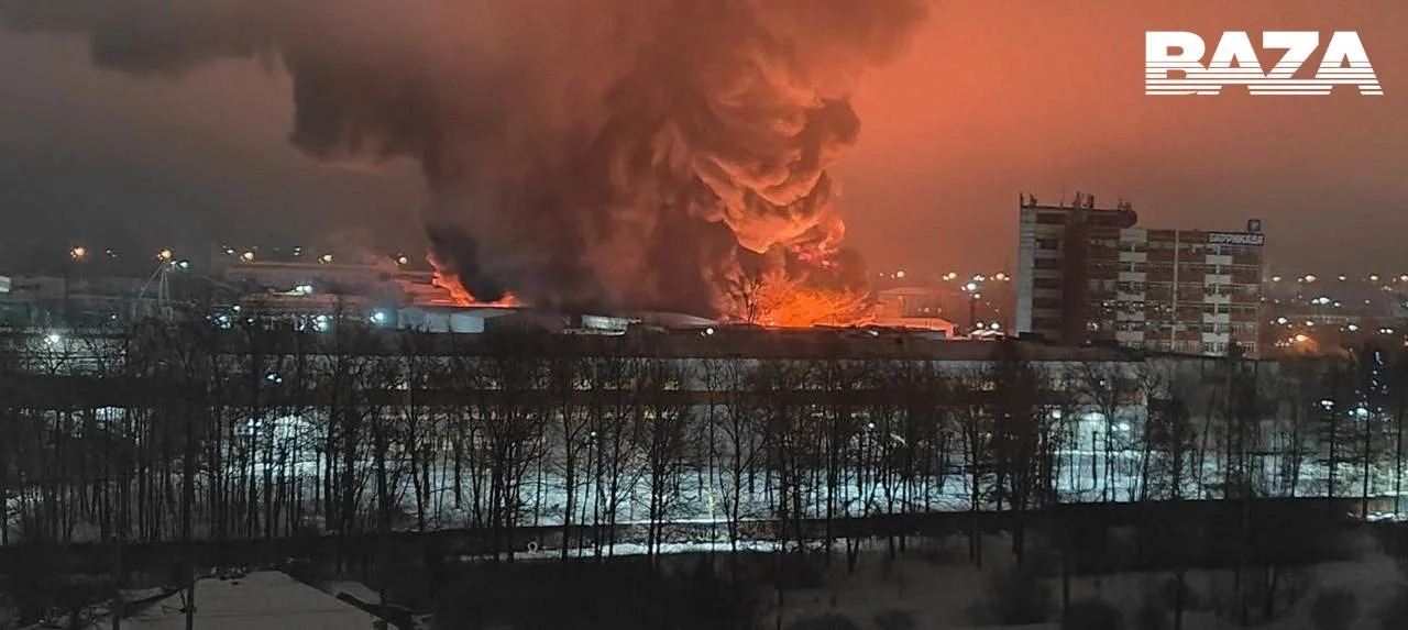 Ukraine tập k&iacute;ch h&agrave;ng loạt khu vực của Nga trong đ&ecirc;m- Ảnh 4.