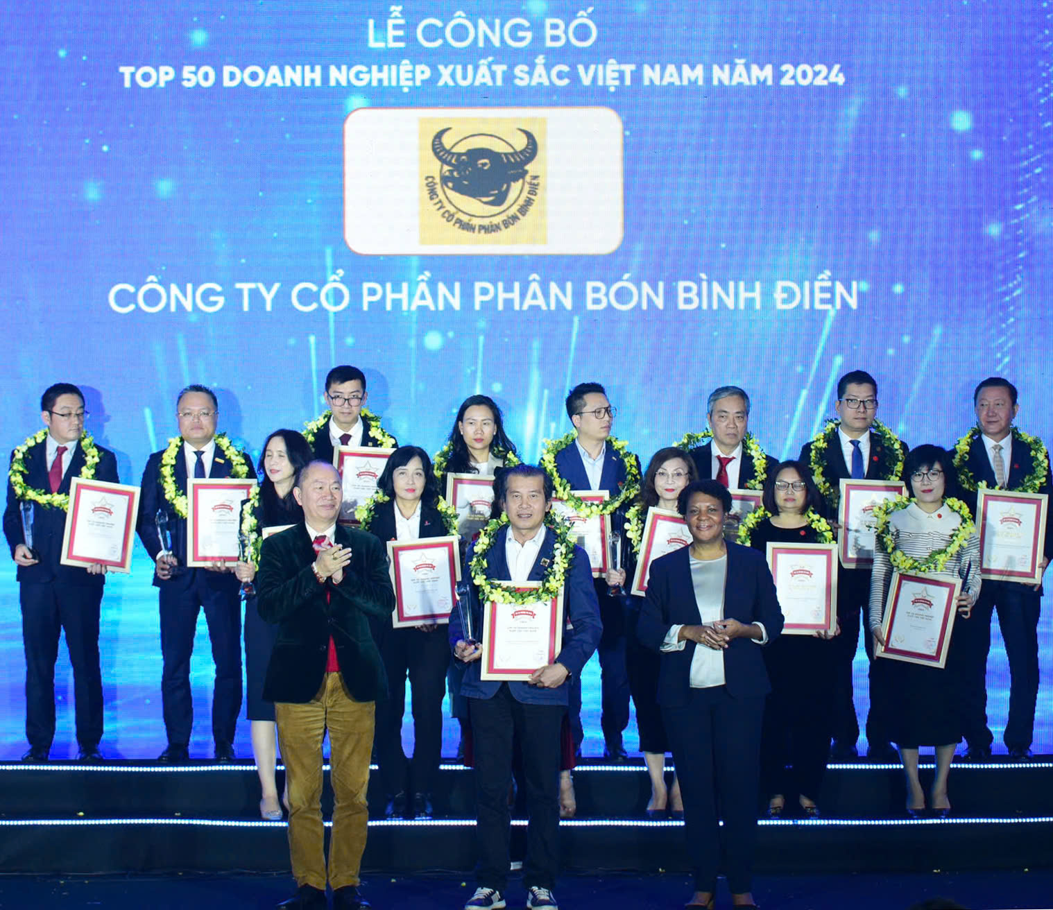 Ph&acirc;n b&oacute;n B&igrave;nh Điền tiếp tục đạt danh hiệu &ldquo;Top 50 Doanh nghiệp xuất sắc nhất Việt Nam năm 2024&rdquo;- Ảnh 1.