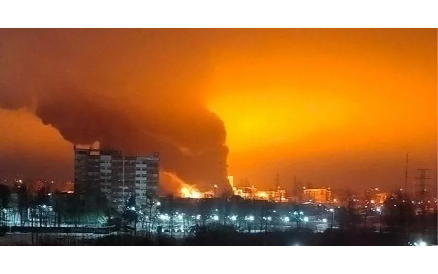 Ukraine tập kích hàng loạt khu vực của Nga trong đêm