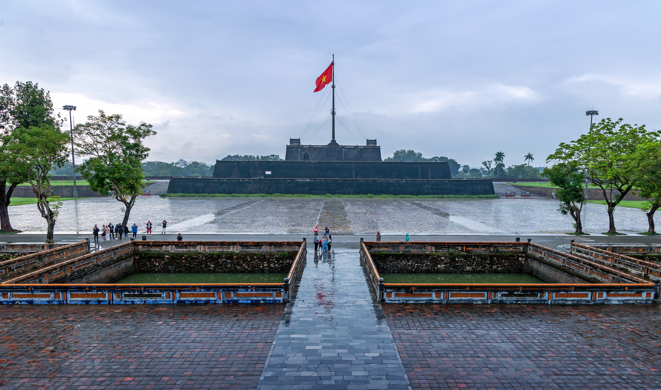 Mưa trên kinh thành Huế. Ảnh: TRẦN QUANG THẮNG