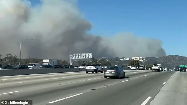 Los Angeles phải ứng ph&oacute; với một loạt c&aacute;c vụ ch&aacute;y rừng dữ dội. Ảnh: X