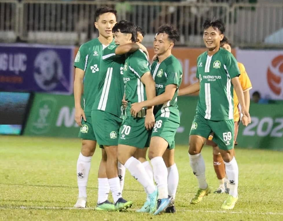 C&ocirc;ng Phượng ghi b&agrave;n nhưng B&igrave;nh Phước vẫn thua HAGL- Ảnh 2.