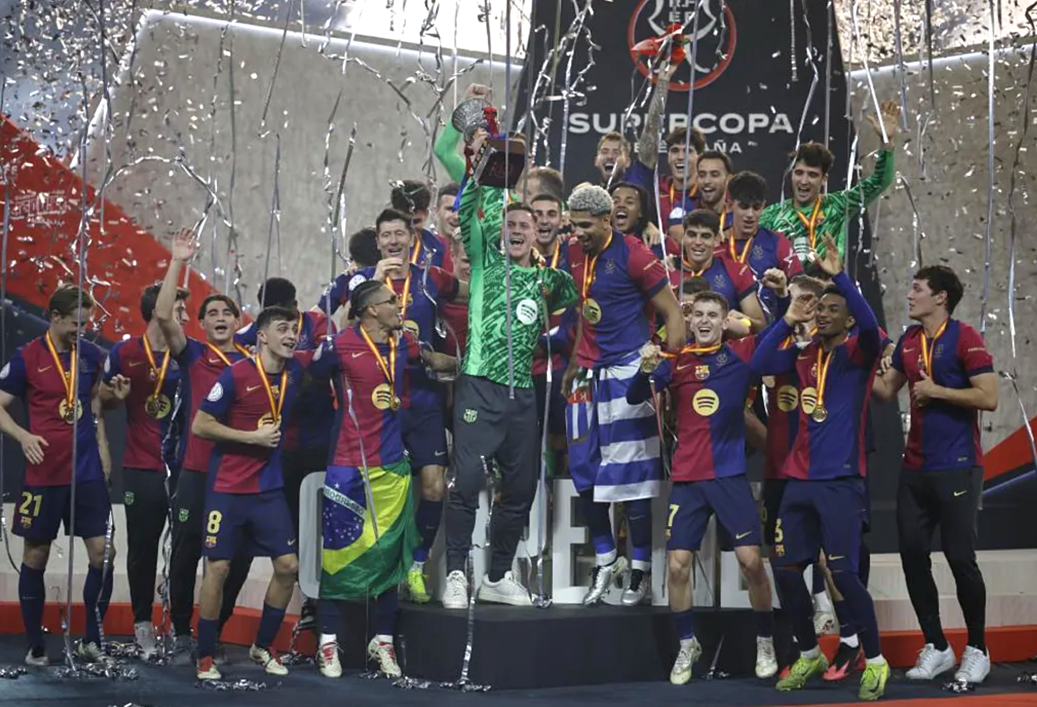 Nghiền n&aacute;t Real Madrid, Barcelona đăng quang Si&ecirc;u c&uacute;p T&acirc;y Ban Nha- Ảnh 9.