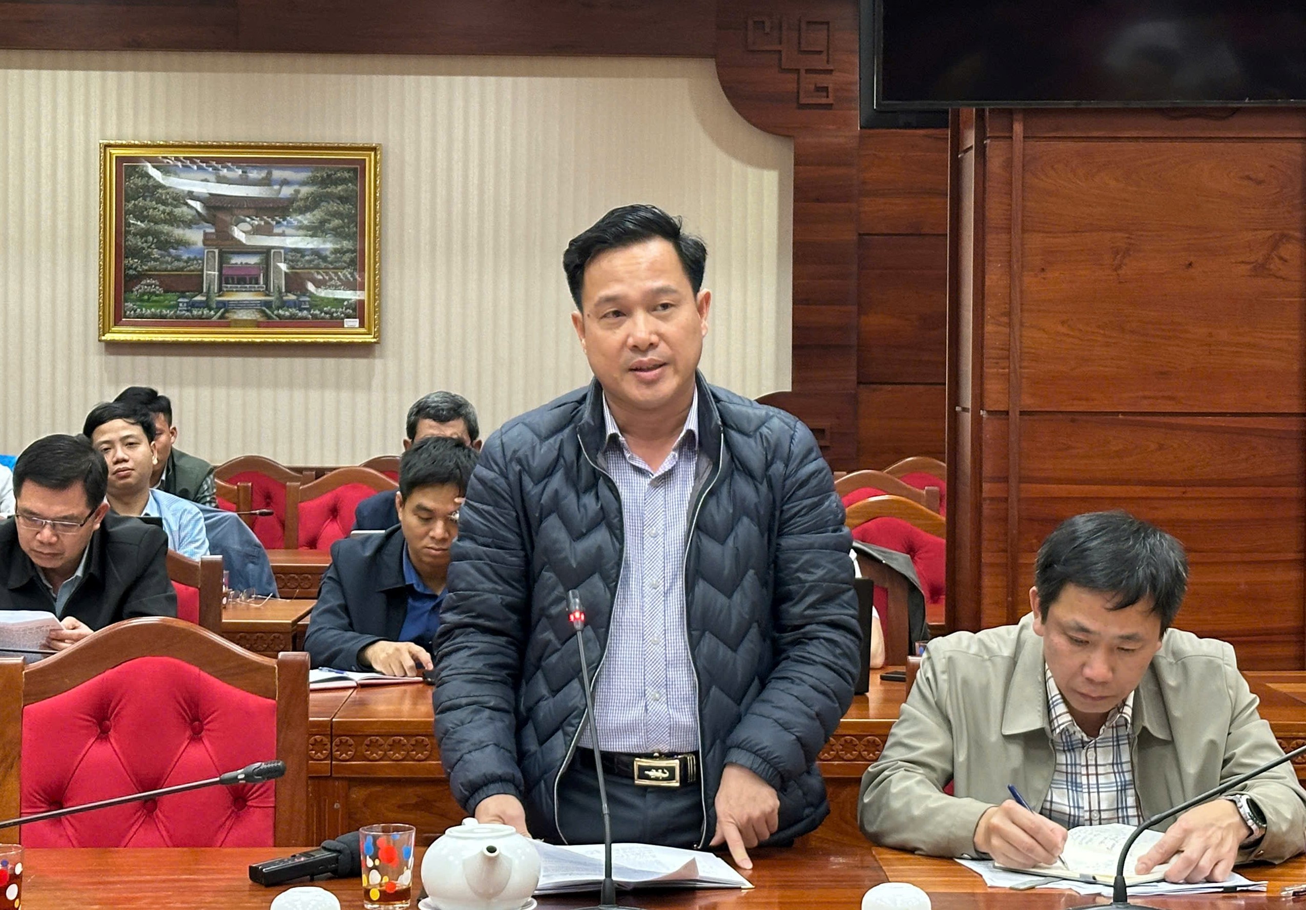 UBND tỉnh Đắk Lắk yêu cầu xử lý dứt điểm vụ nữ hiệu trưởng liên tục bị "tố" sai phạm- Ảnh 1.