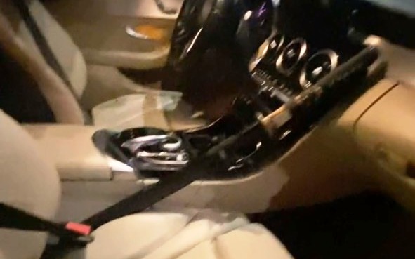 Tình tiết mới vụ tài xế Mercedes bẻ hoa rồi rút kiếm "dọa" nhân viên môi trường