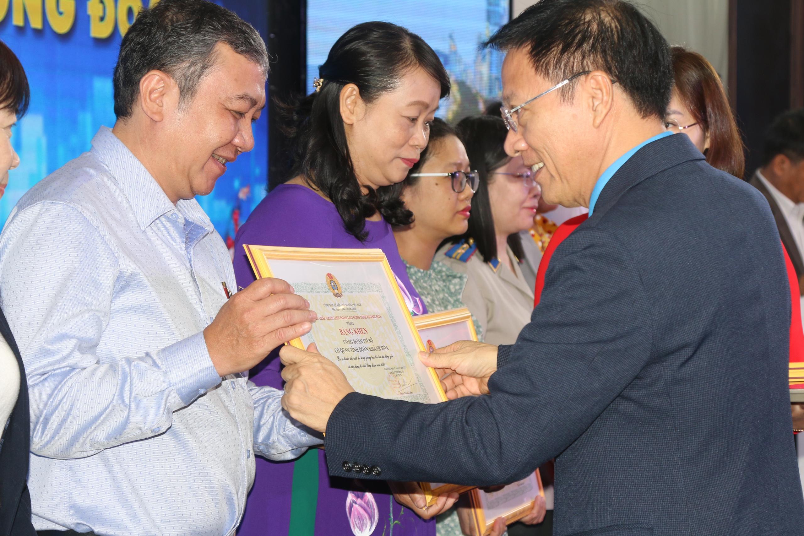 C&ocirc;ng đo&agrave;n Vi&ecirc;n chức Kh&aacute;nh H&ograve;a tổ chức tốt c&aacute;c hoạt động chăm lo người lao động - Ảnh 5.