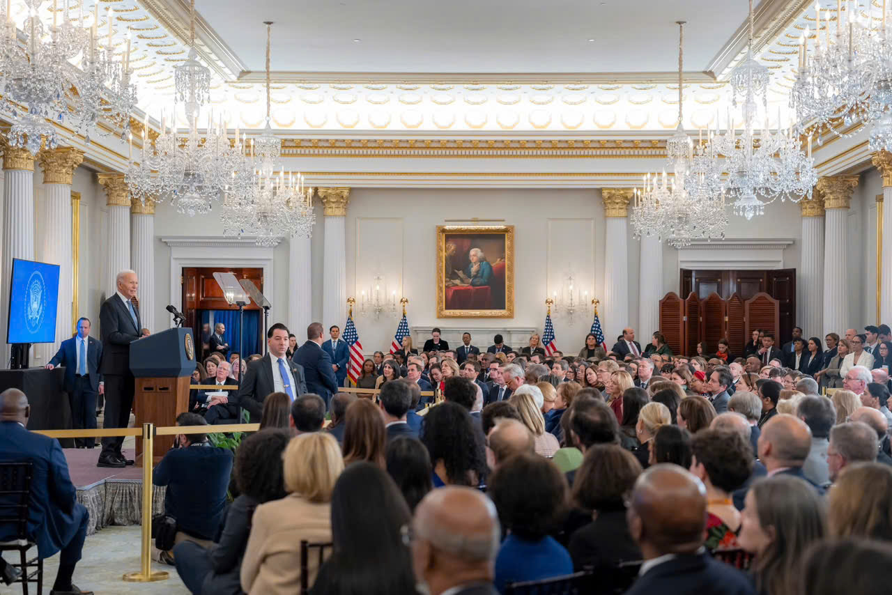 Tổng thống Biden ph&aacute;t biểu tại trụ sở Bộ Ngoại giao Mỹ ng&agrave;y 13-1. Ảnh: Joe Biden/FB