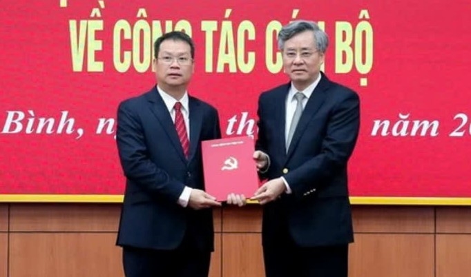 C&ocirc;ng bố quyết định của Ban B&iacute; thư về c&ocirc;ng t&aacute;c c&aacute;n bộ- Ảnh 1.