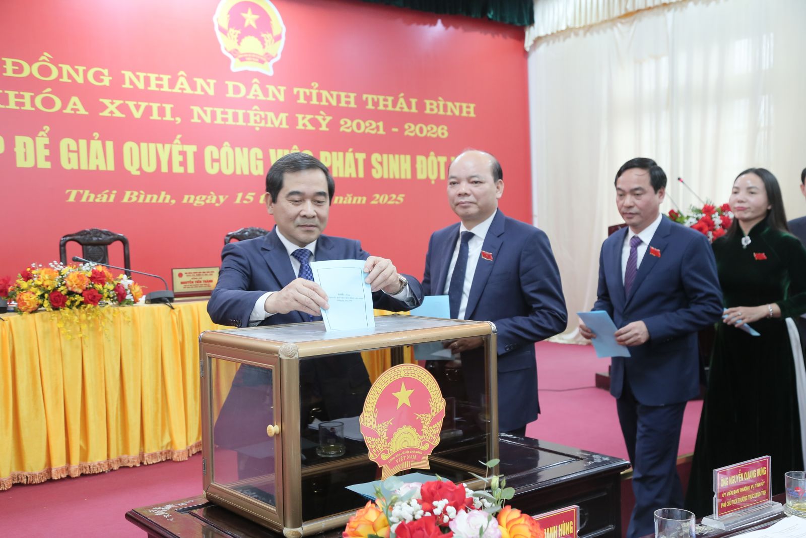 Th&aacute;i B&igrave;nh c&oacute; t&acirc;n Chủ tịch tỉnh 51 tuổi- Ảnh 1.
