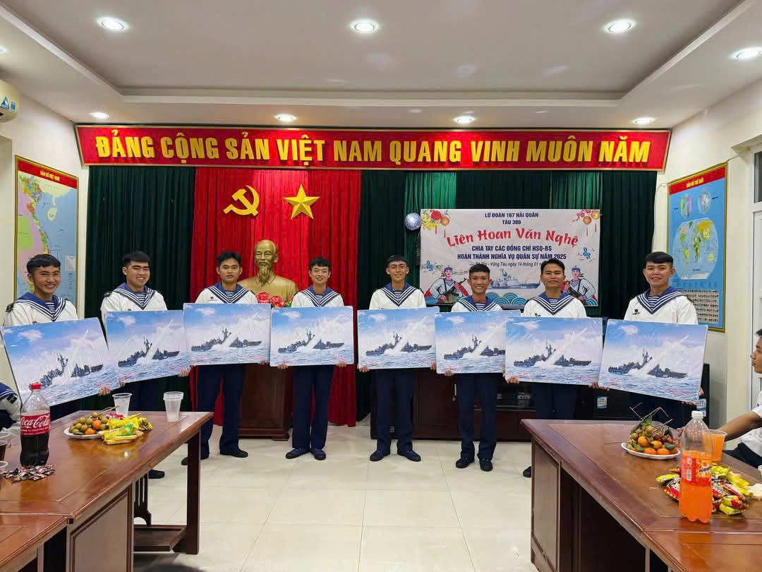 Lắng đọng t&igrave;nh đồng đội trước ng&agrave;y xuất ngũ- Ảnh 3.