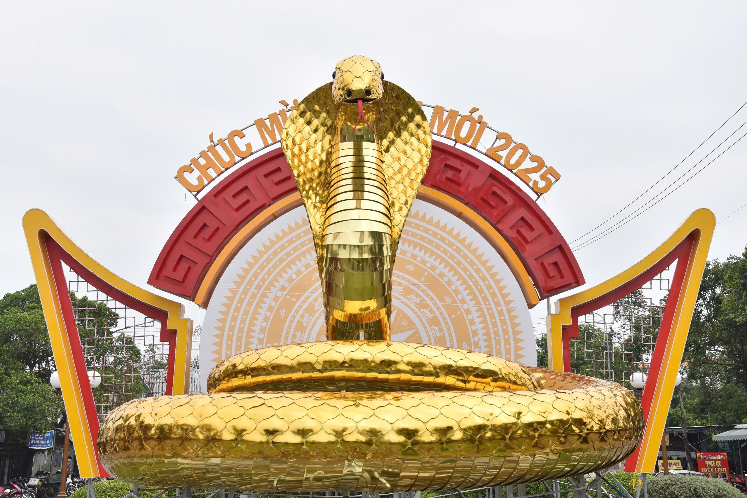 Linh vật rắn của tỉnh, th&agrave;nh n&agrave;o đẹp nhất Tết Ất Tỵ 2025?- Ảnh 41.