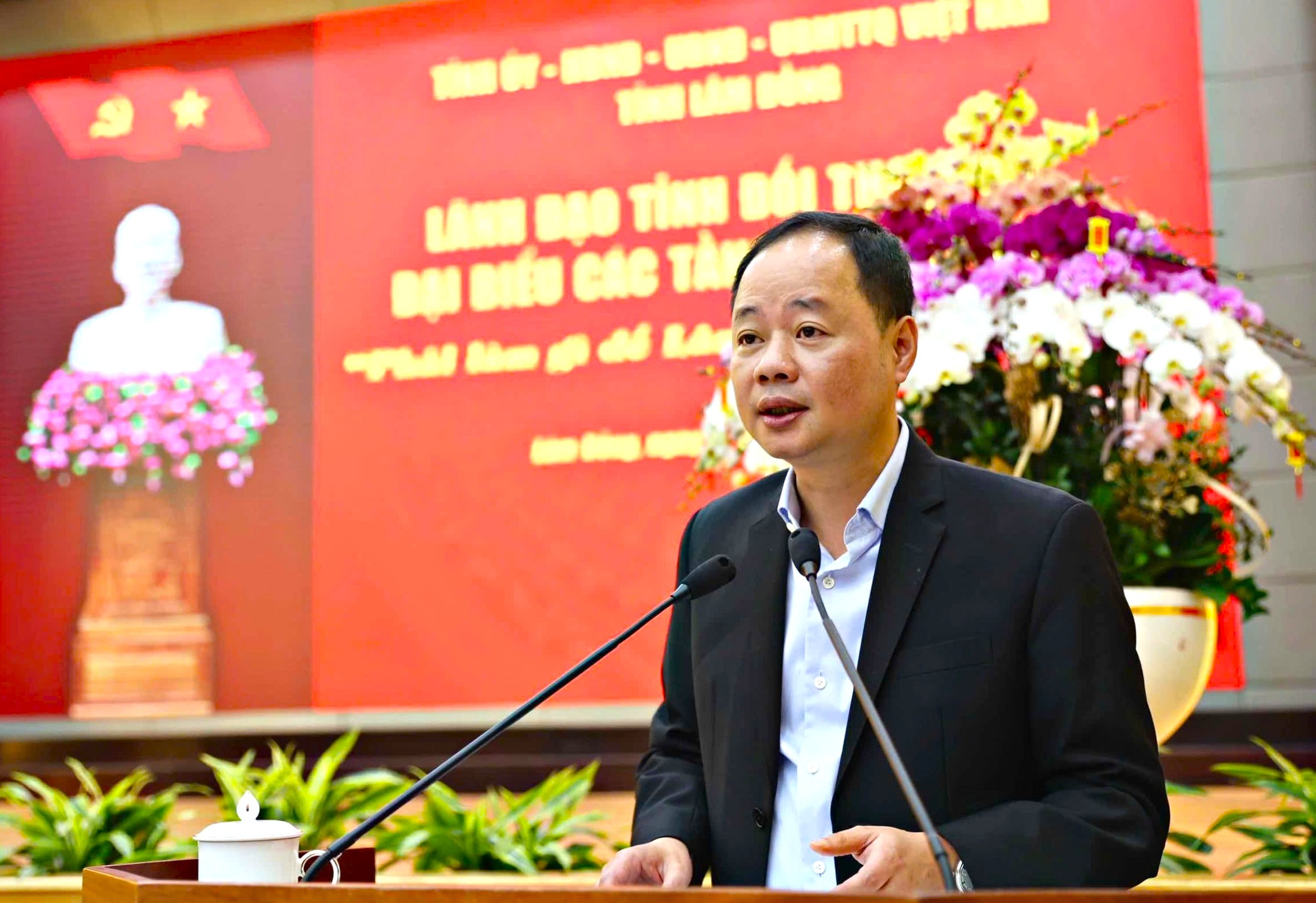 L&acirc;m Đồng: L&atilde;nh đạo tỉnh đối thoại với c&aacute;c tầng lớp nh&acirc;n d&acirc;n- Ảnh 2.