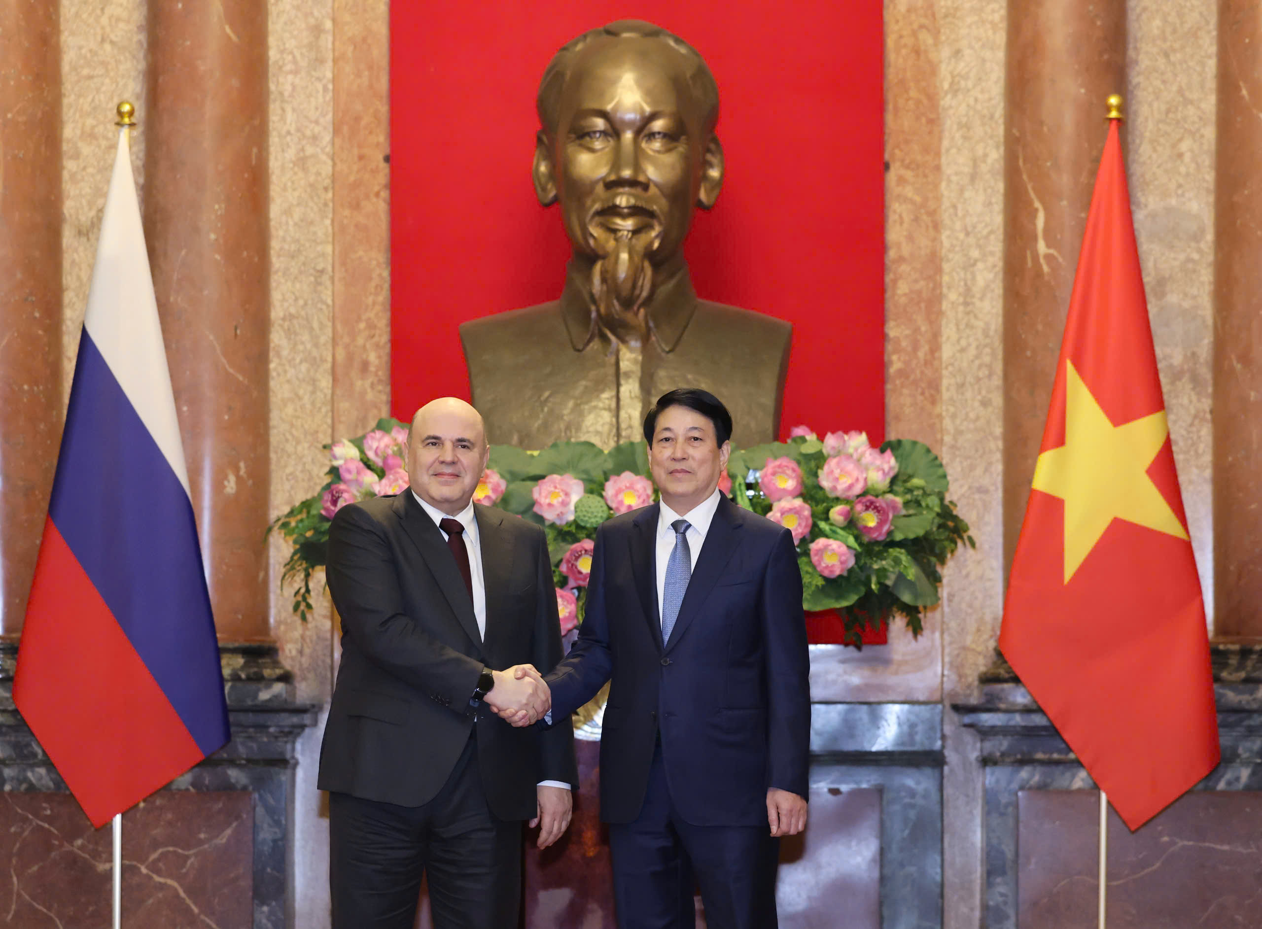 Thủ tướng Nga trao Hu&acirc;n chương Hữu nghị tặng Chủ tịch nước Lương Cường- Ảnh 5.