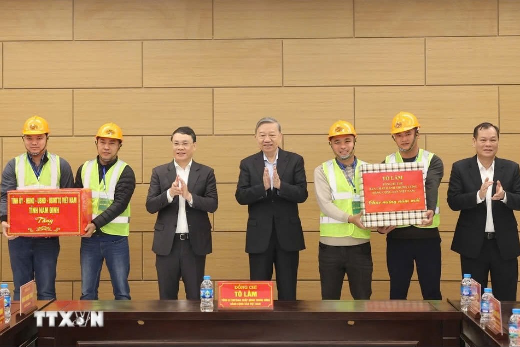 Những h&igrave;nh ảnh Tổng B&iacute; thư T&ocirc; L&acirc;m thăm, l&agrave;m việc tại Nam Định- Ảnh 12.