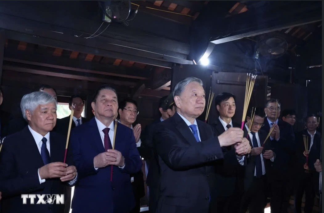 Những h&igrave;nh ảnh Tổng B&iacute; thư T&ocirc; L&acirc;m thăm, l&agrave;m việc tại Nam Định- Ảnh 4.