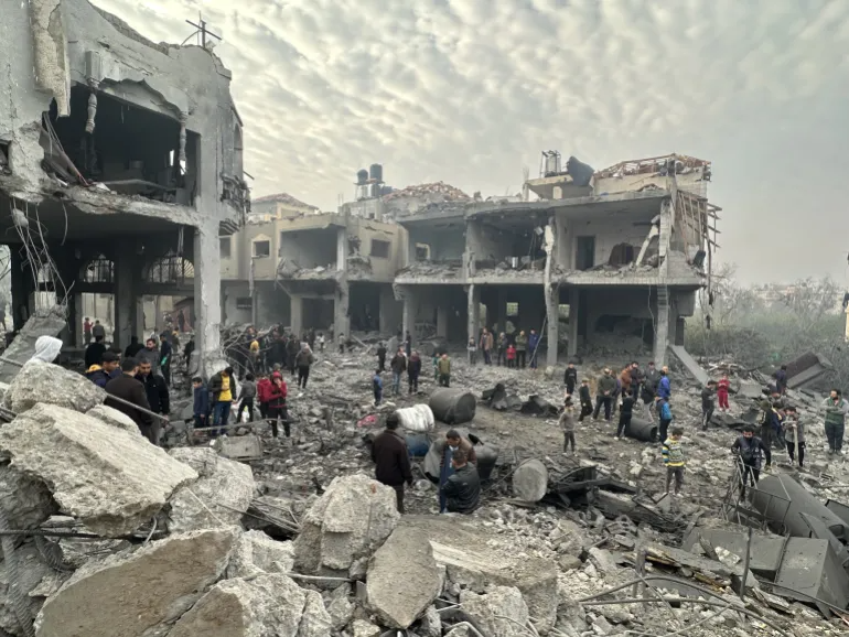 C&uacute; bắt tay "kh&ocirc;ng tưởng" giữa &ocirc;ng Biden v&agrave; &ocirc;ng Trump đằng sau thỏa thuận ngừng bắn Gaza- Ảnh 2.