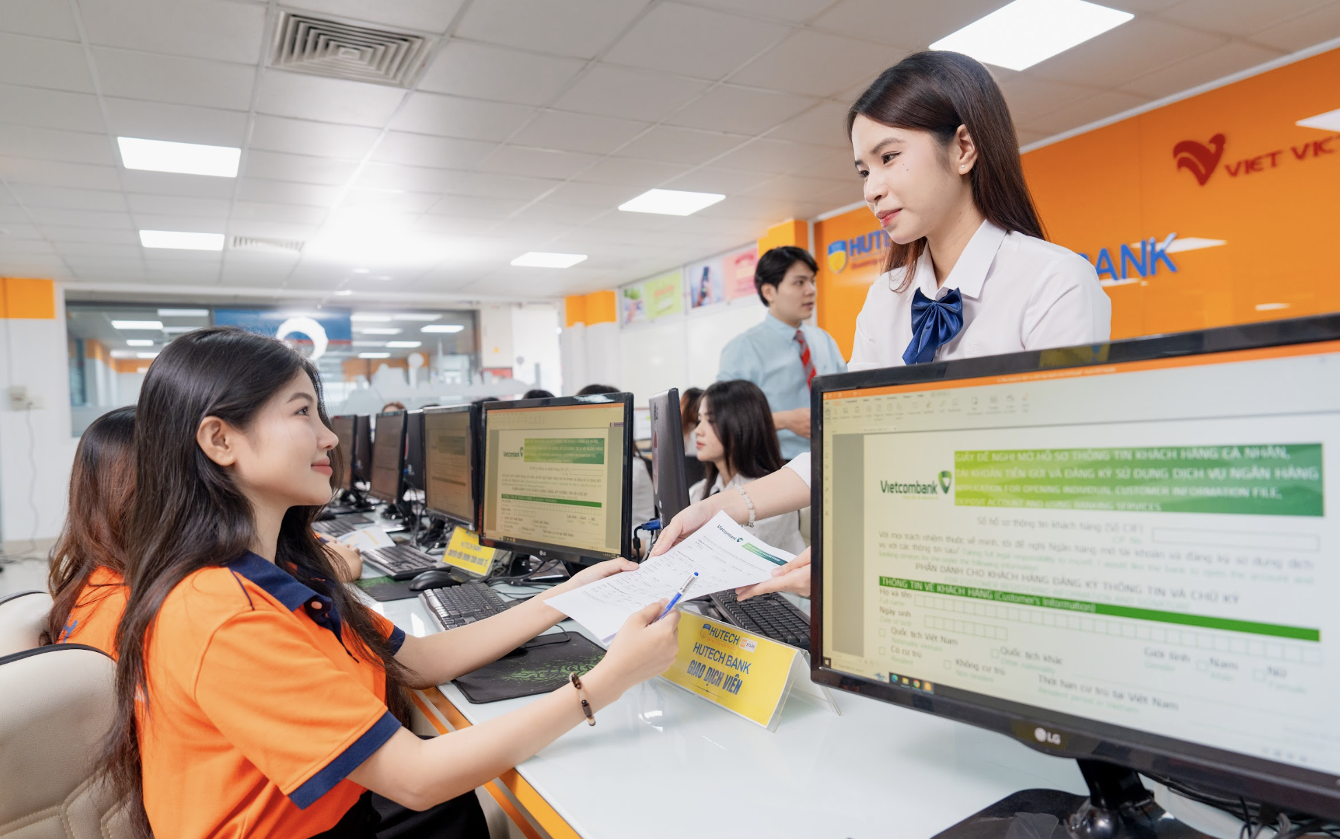 Một trường ĐH &ldquo;h&agrave;o ph&oacute;ng&rdquo; tặng học bổng to&agrave;n kho&aacute; cho th&iacute; sinh, điều kiện l&agrave; g&igrave;?- Ảnh 1.