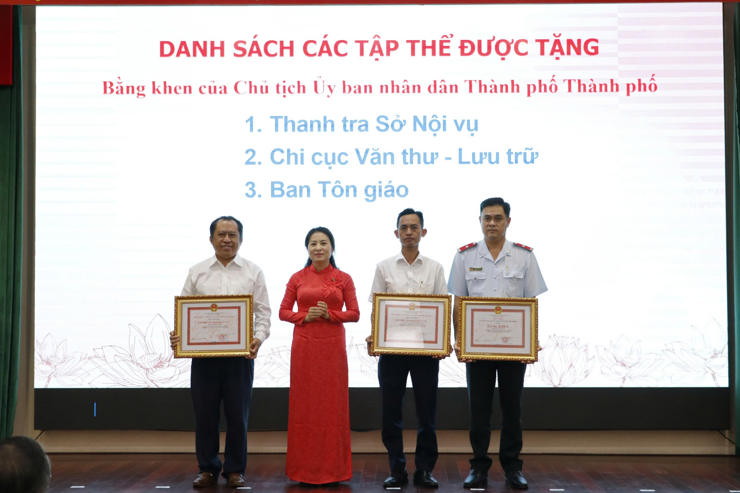 Làm tốt chuyển đổi số để tinh giản bộ máy
- Ảnh 4.
