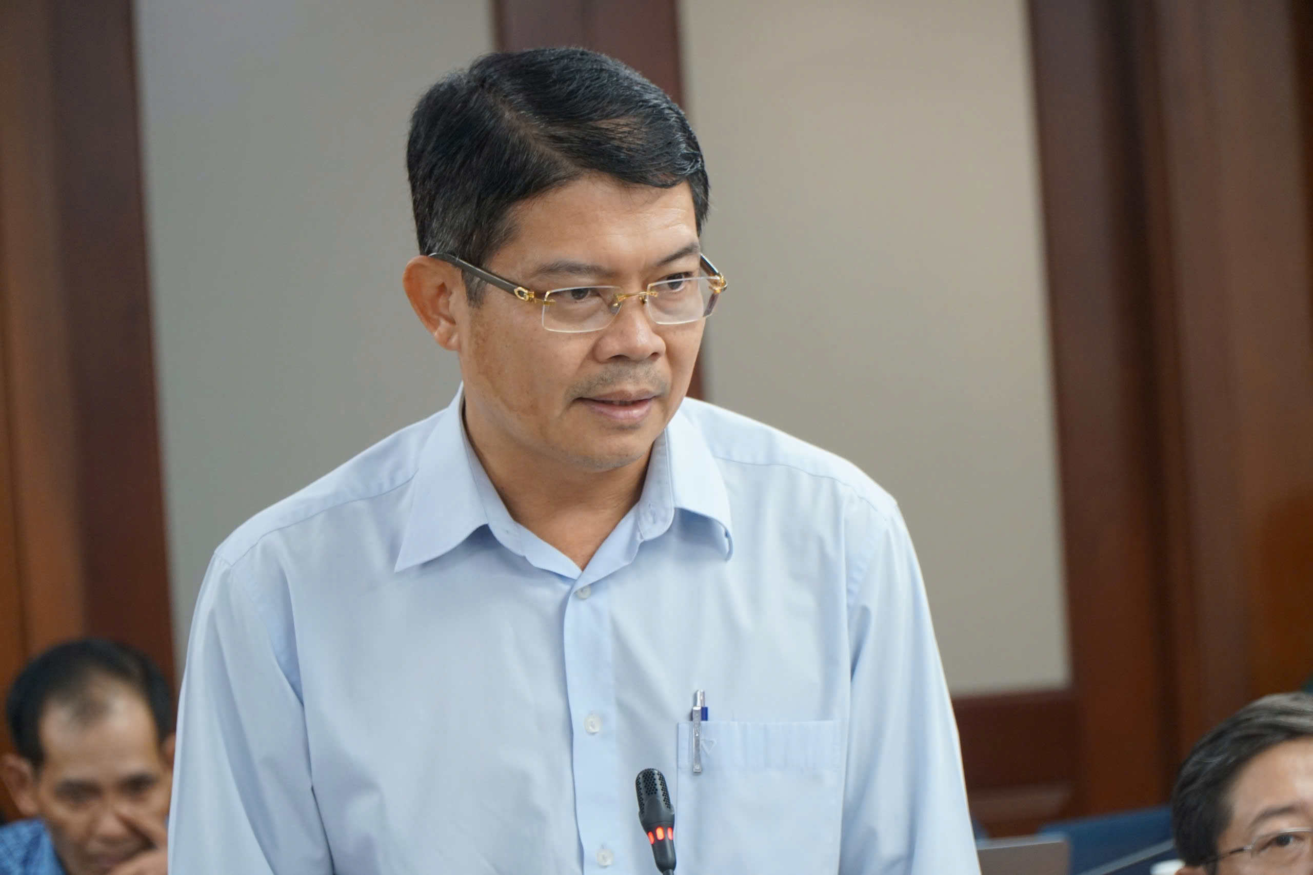 C&ocirc;ng an TP HCM: Vượt đ&egrave;n đỏ để nhường đường cho xe ưu ti&ecirc;n kh&ocirc;ng bị xử phạt- Ảnh 2.
