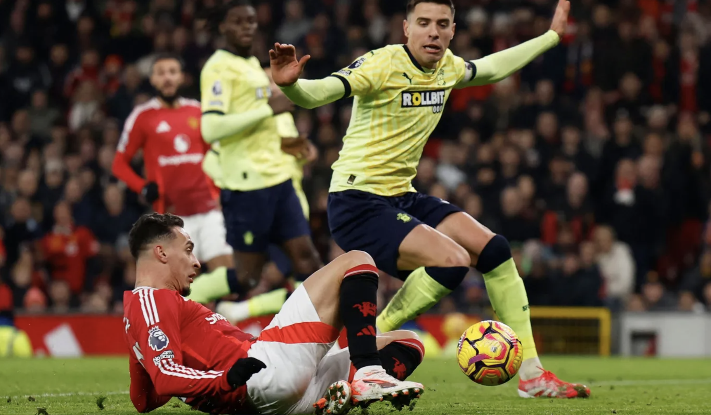 Amad Diallo lập hat-trick trong 12 ph&uacute;t, Man United ngược d&ograve;ng hạ Southampton- Ảnh 4.