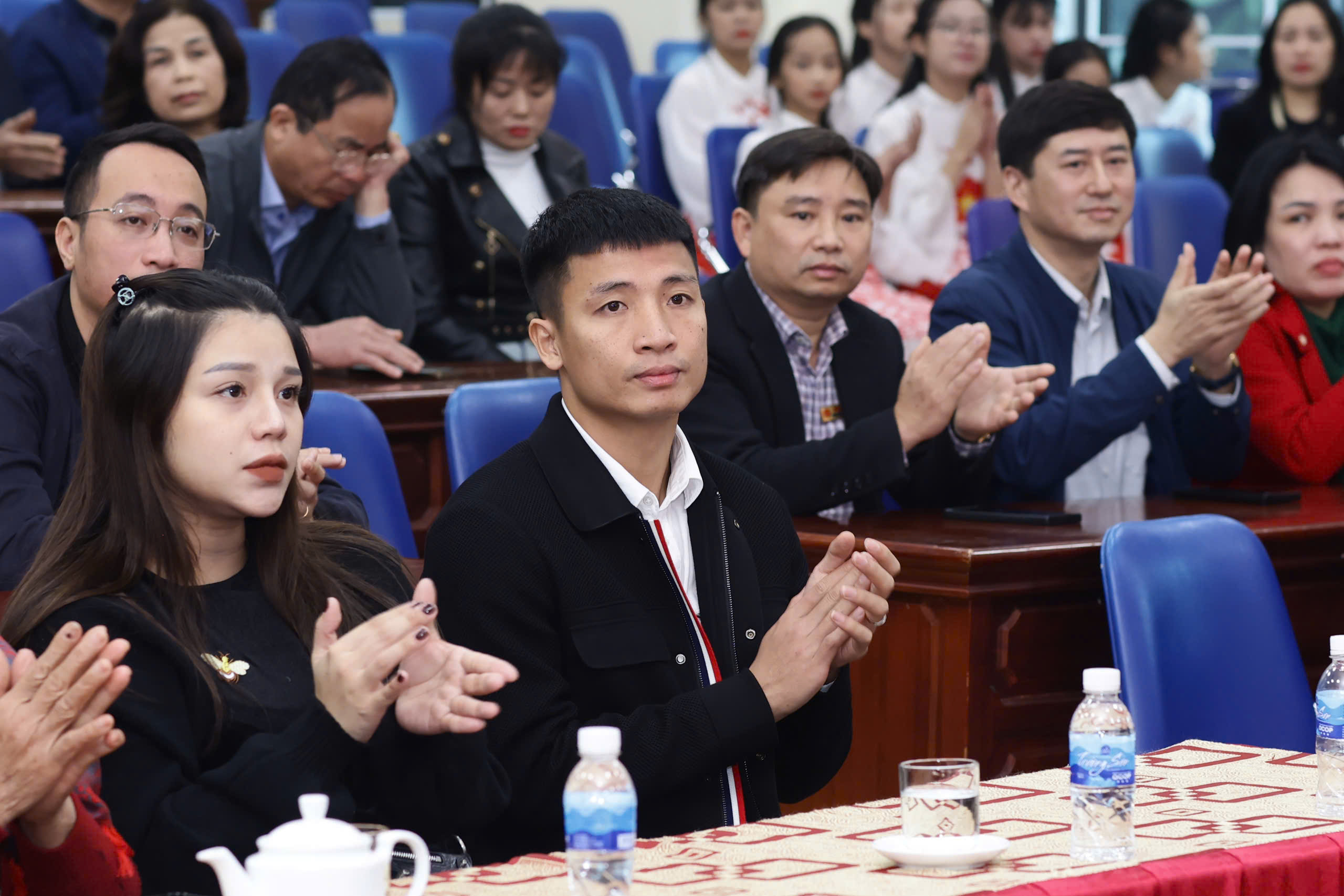 V&ocirc; địch ASEAN Cup, B&ugrave;i Tiến Dũng được tuy&ecirc;n dương ở qu&ecirc; nh&agrave;- Ảnh 2.