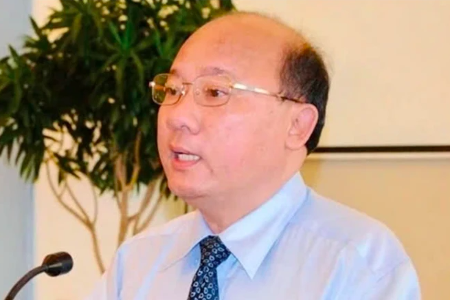 Cựu chủ tịch B&igrave;nh Thuận L&ecirc; Tiến Phương c&ugrave;ng c&aacute;c đồng phạm đến to&agrave; tr&ecirc;n xe 29 chỗ- Ảnh 1.