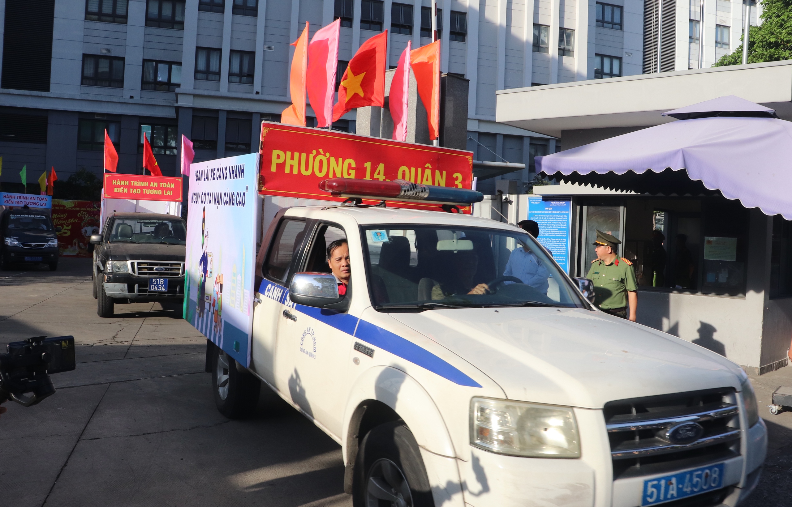 Chủ tịch UBND quận 3 chỉ đạo xử l&yacute; vi phạm giao th&ocirc;ng "kh&ocirc;ng c&oacute; v&ugrave;ng cấm, kh&ocirc;ng c&oacute; ngoại lệ"- Ảnh 4.