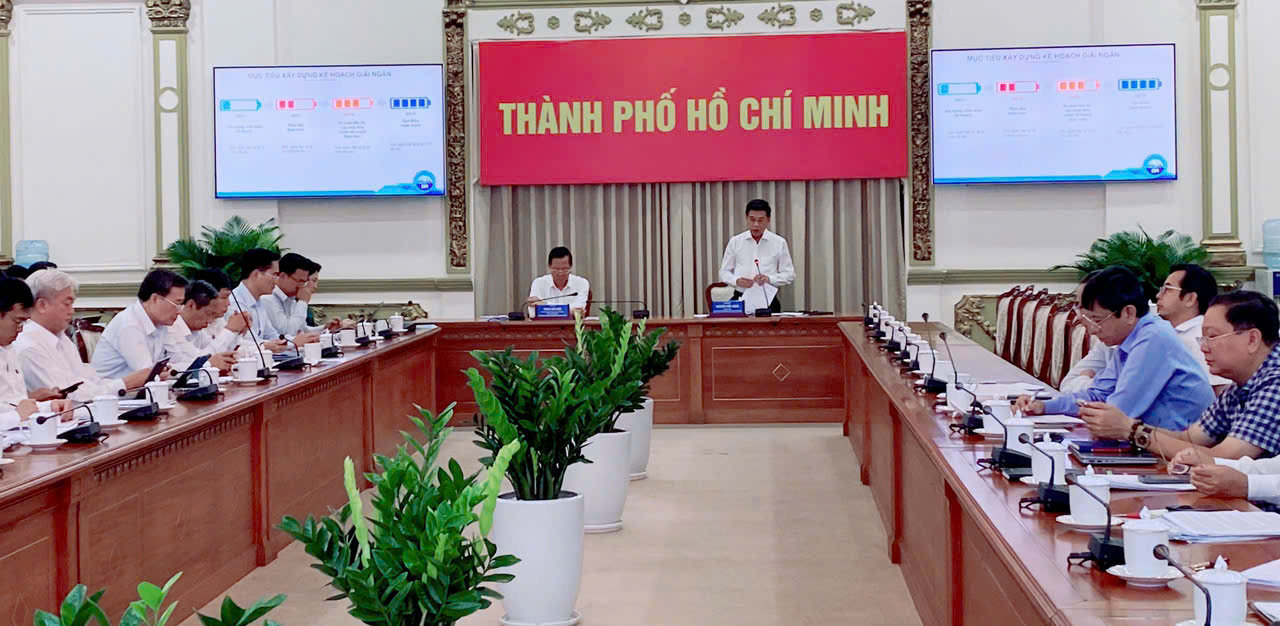 Chủ tịch UBND TP HCM: Phải khởi c&ocirc;ng dự &aacute;n rạch Xuy&ecirc;n T&acirc;m dịp 30-4- Ảnh 2.