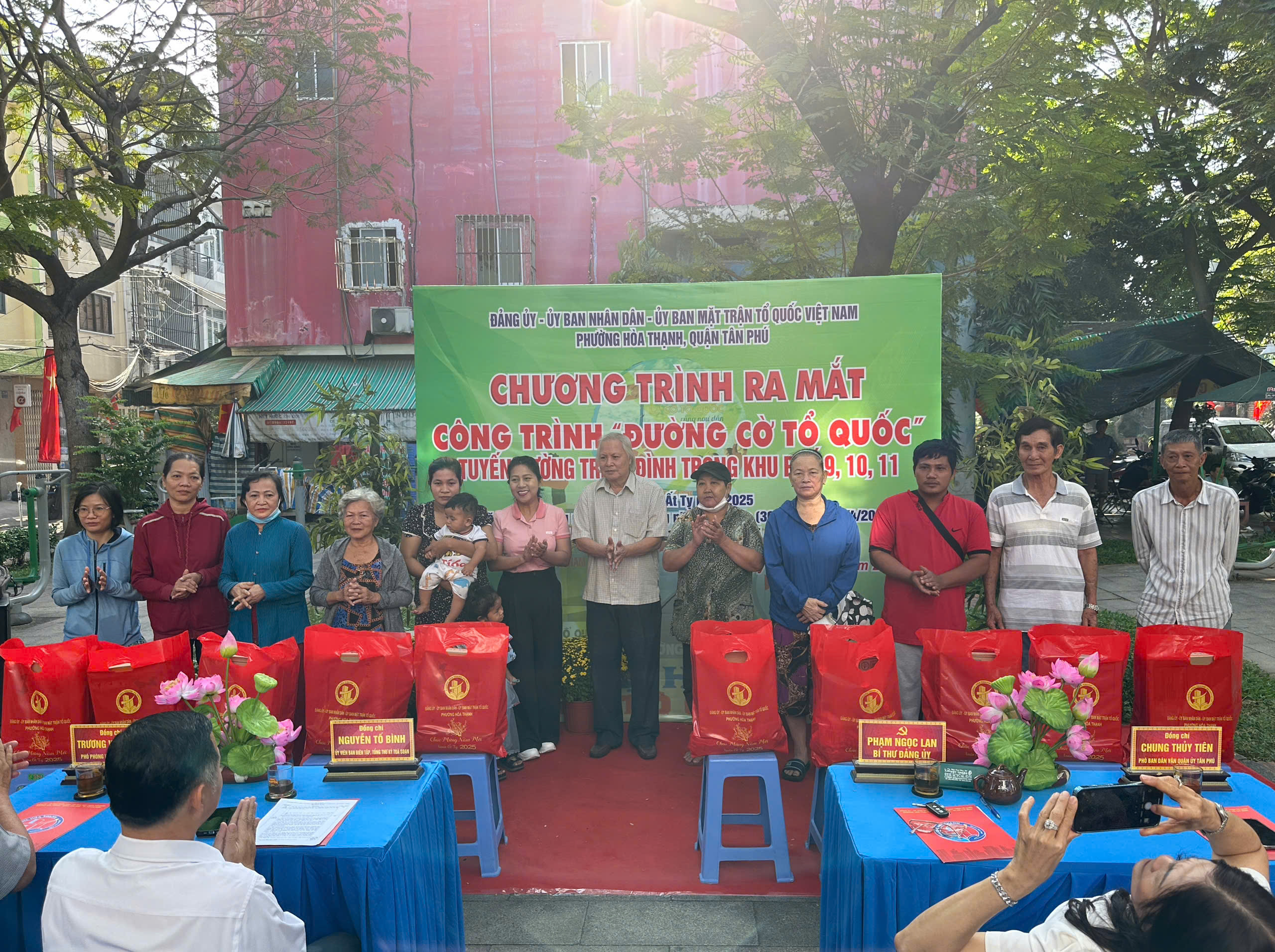 Chương tr&igrave;nh "Tự h&agrave;o cờ Tổ quốc": Gắn kết truyền thống y&ecirc;u nước với nhịp sống đ&ocirc; thị- Ảnh 6.