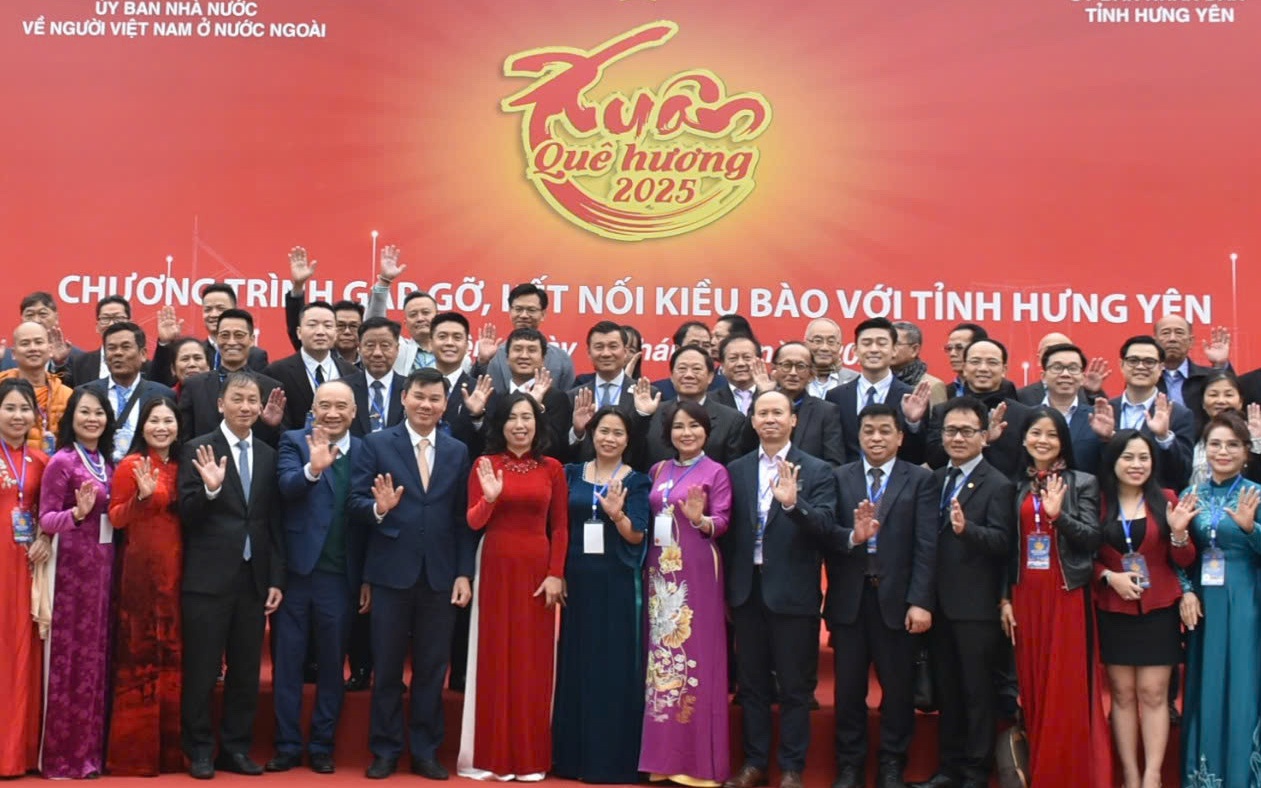 Kiều b&agrave;o tham gia chương tr&igrave;nh kết nối với địa phương tại Hưng Y&ecirc;n